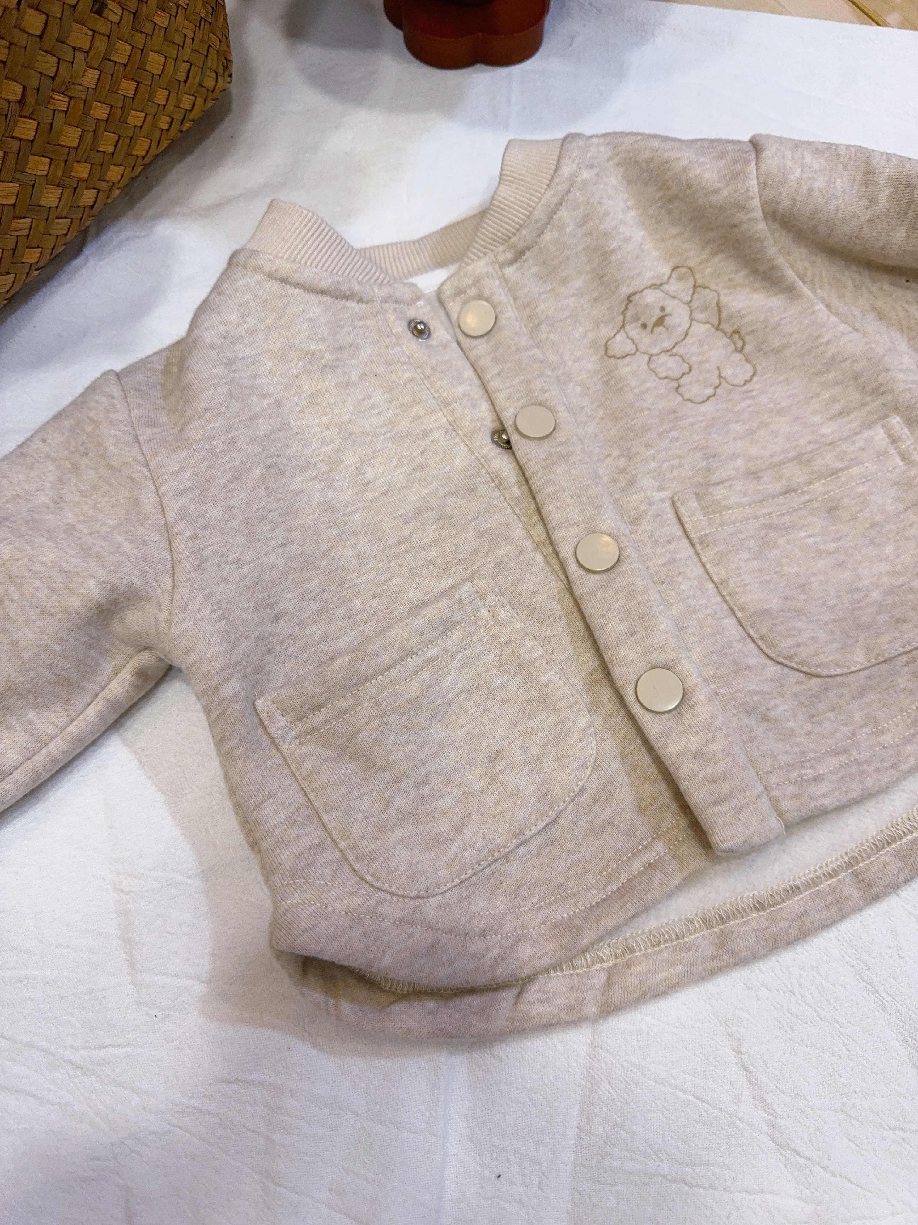 j6033磨毛奶油狗罩衫c156