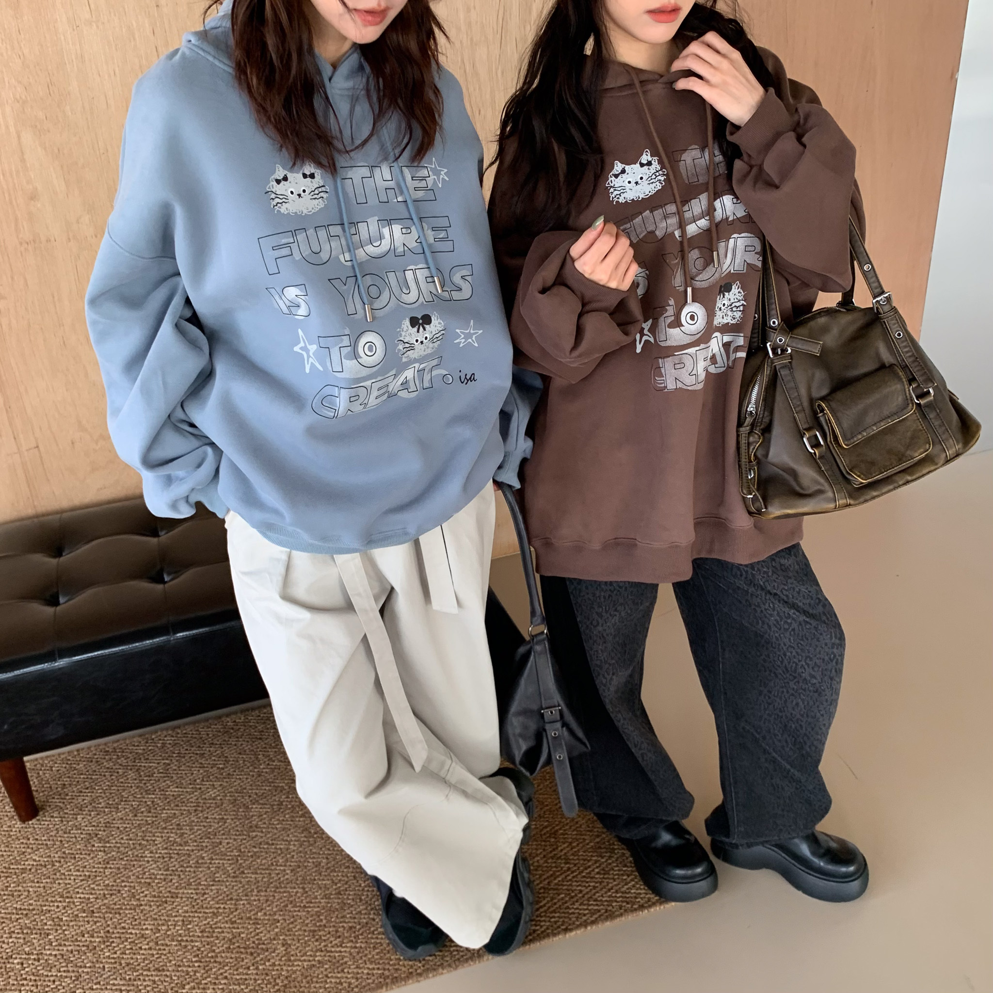 ISA_【ISA MADE】炸毛捲捲貓! 字母潑墨帽TEE_51008