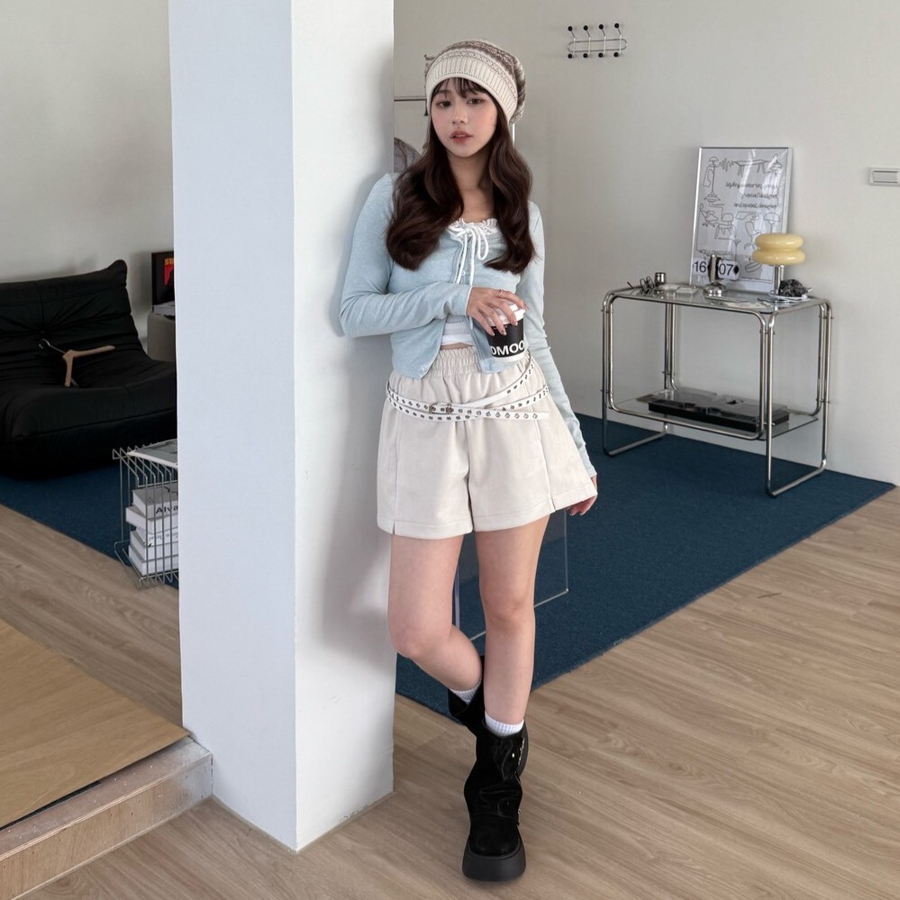 小衩細節plan 高腰麂皮絨短褲