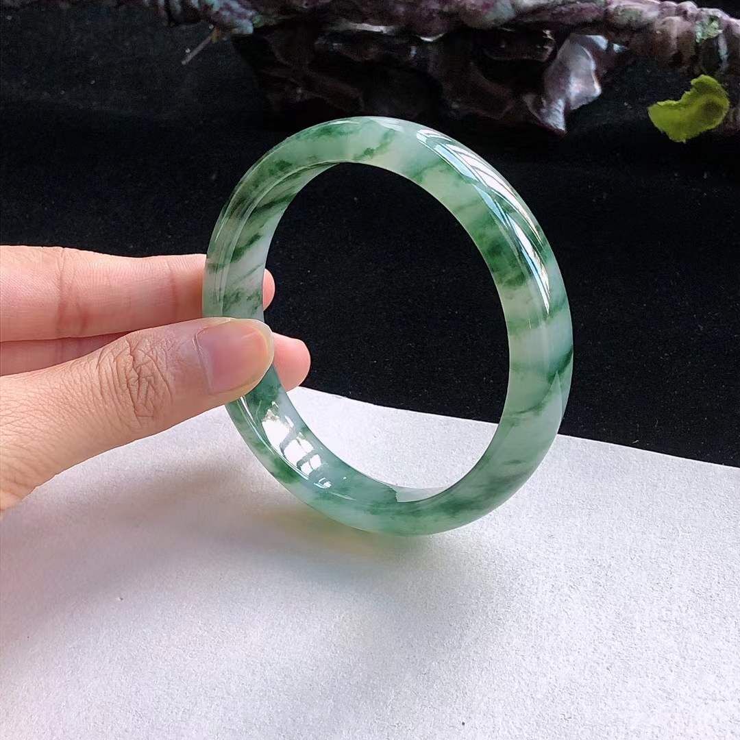 104262 58.6mm冰糯飄綠花翡翠正圈手鐲 (58-60)