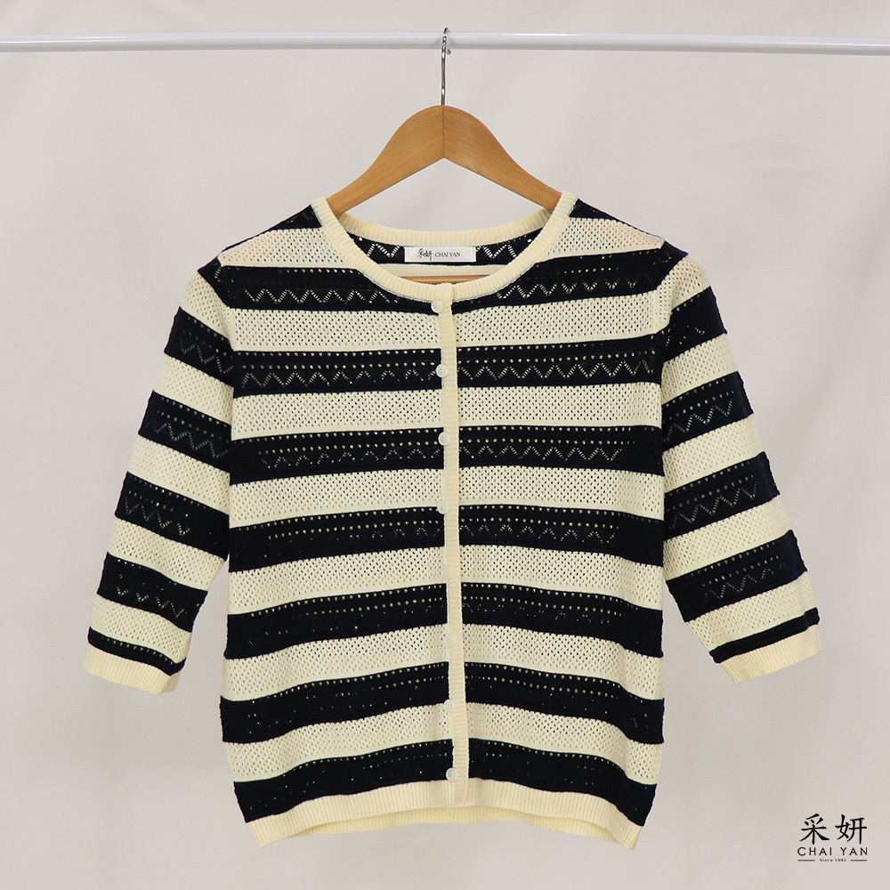 幾何鏤空假排扣針織圓領半袖上衣