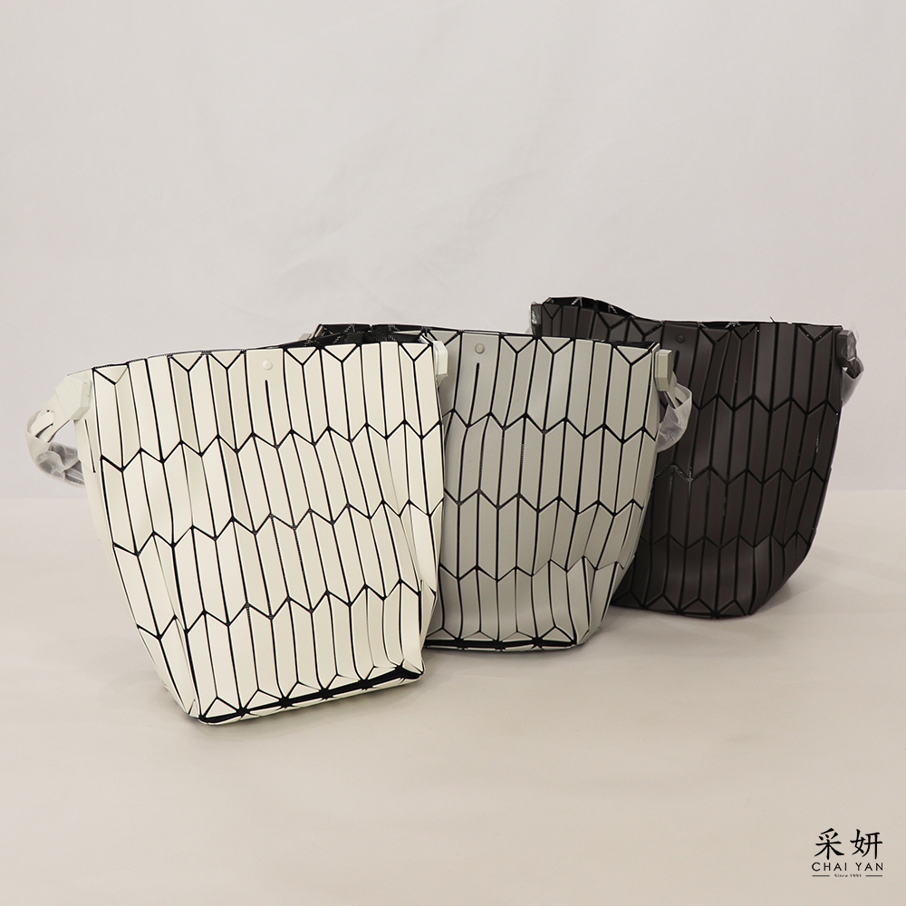 幾何菱格手提單肩百搭水桶包