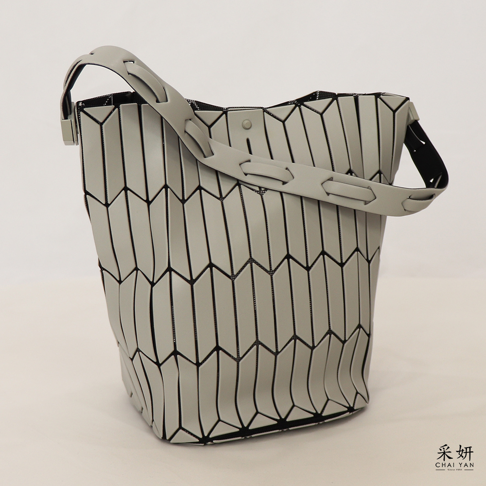 幾何菱格手提單肩百搭水桶包