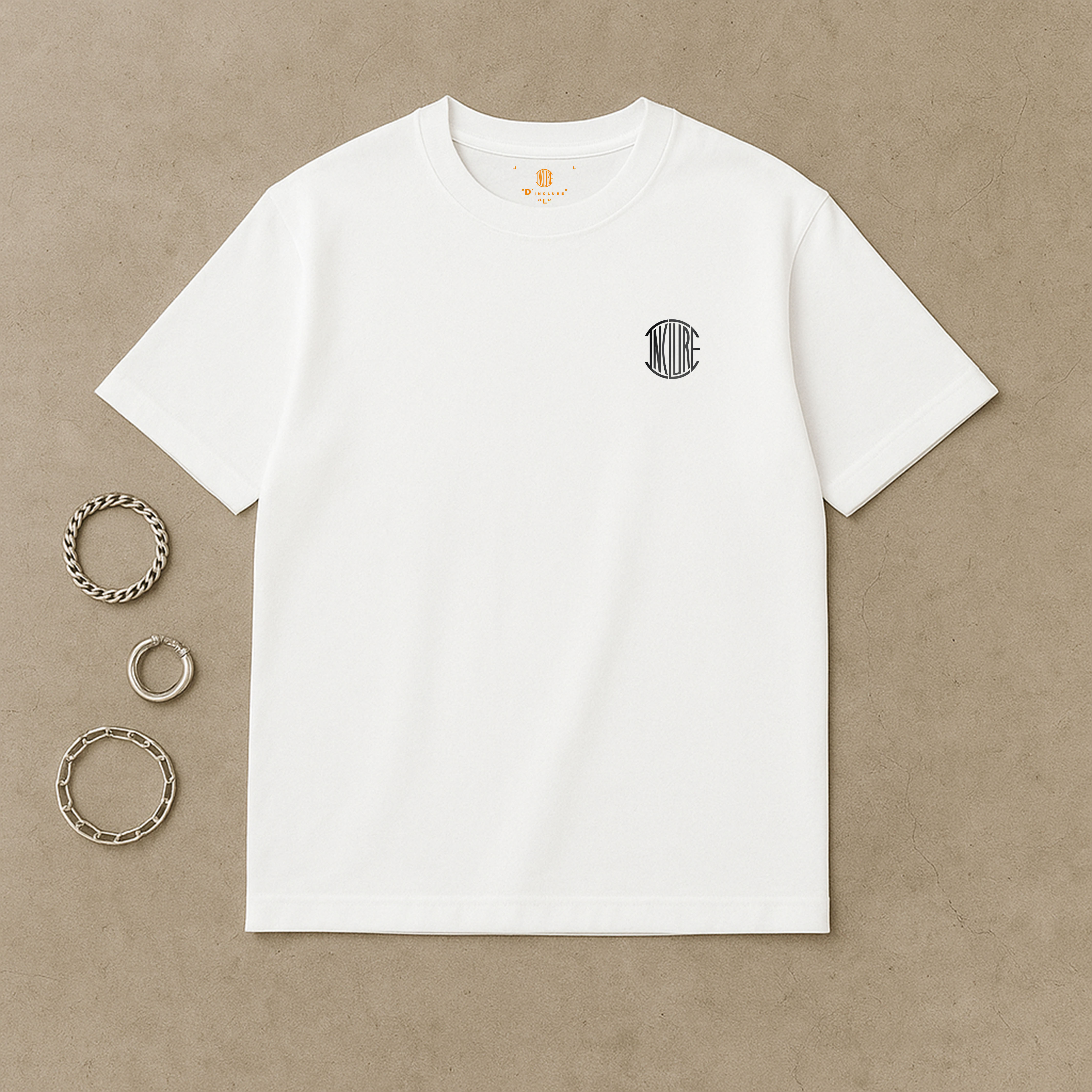 "D'INCLURE" - 小LOGO短T〈DIN2508〉