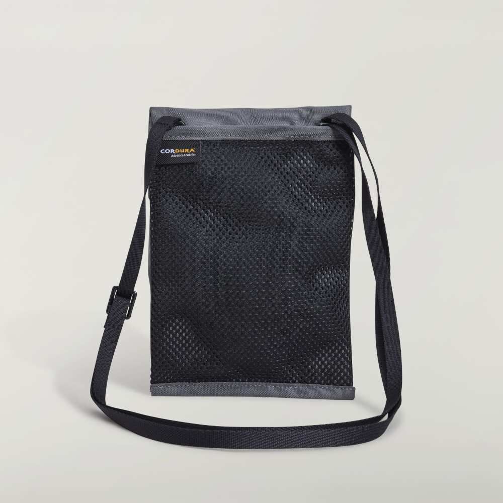 【 Y-3 X-BODY POUCH 隨身小型單肩包 - 花崗岩灰 】