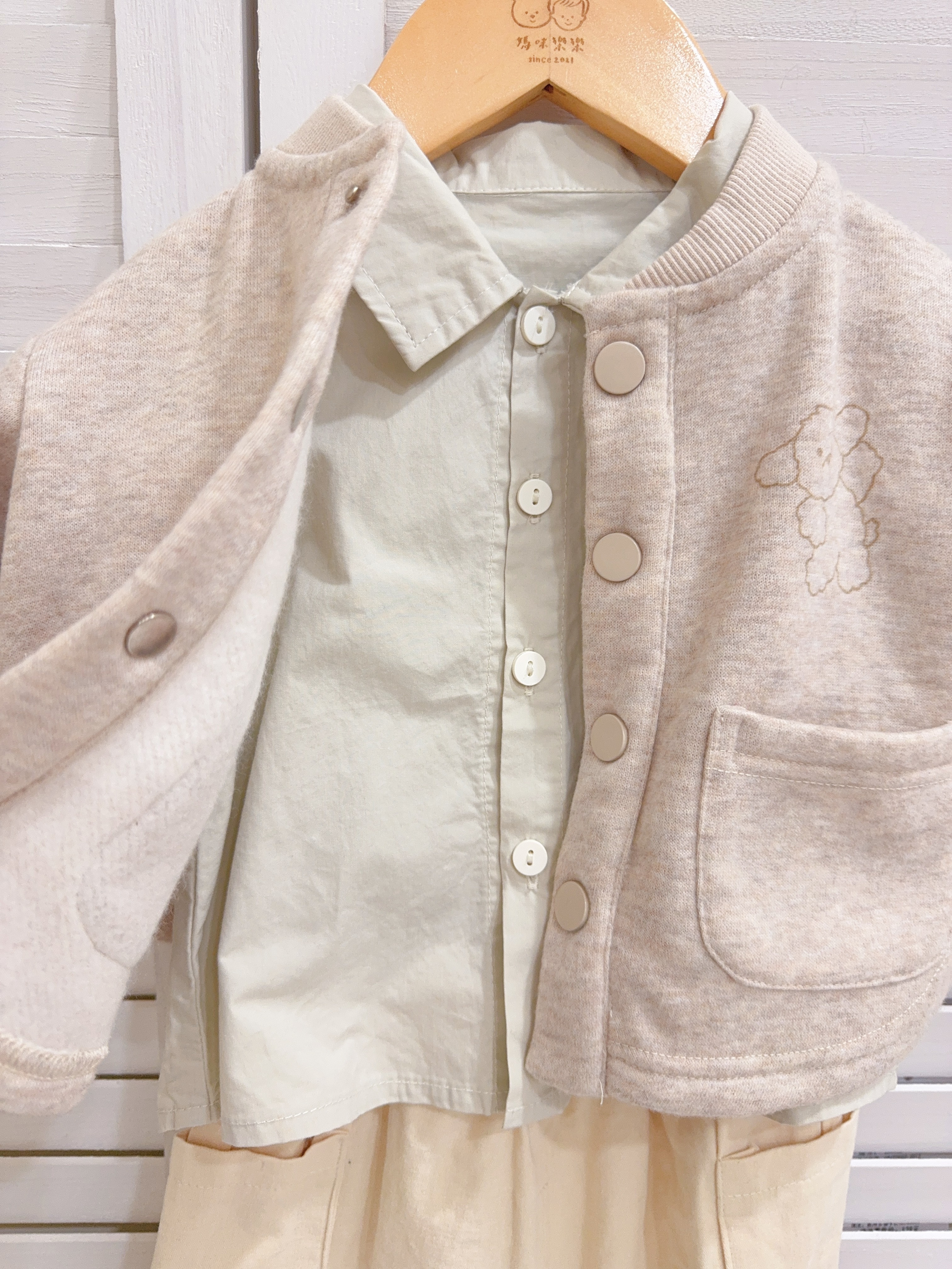 a7019刷刷立體狗狗襯衫c157