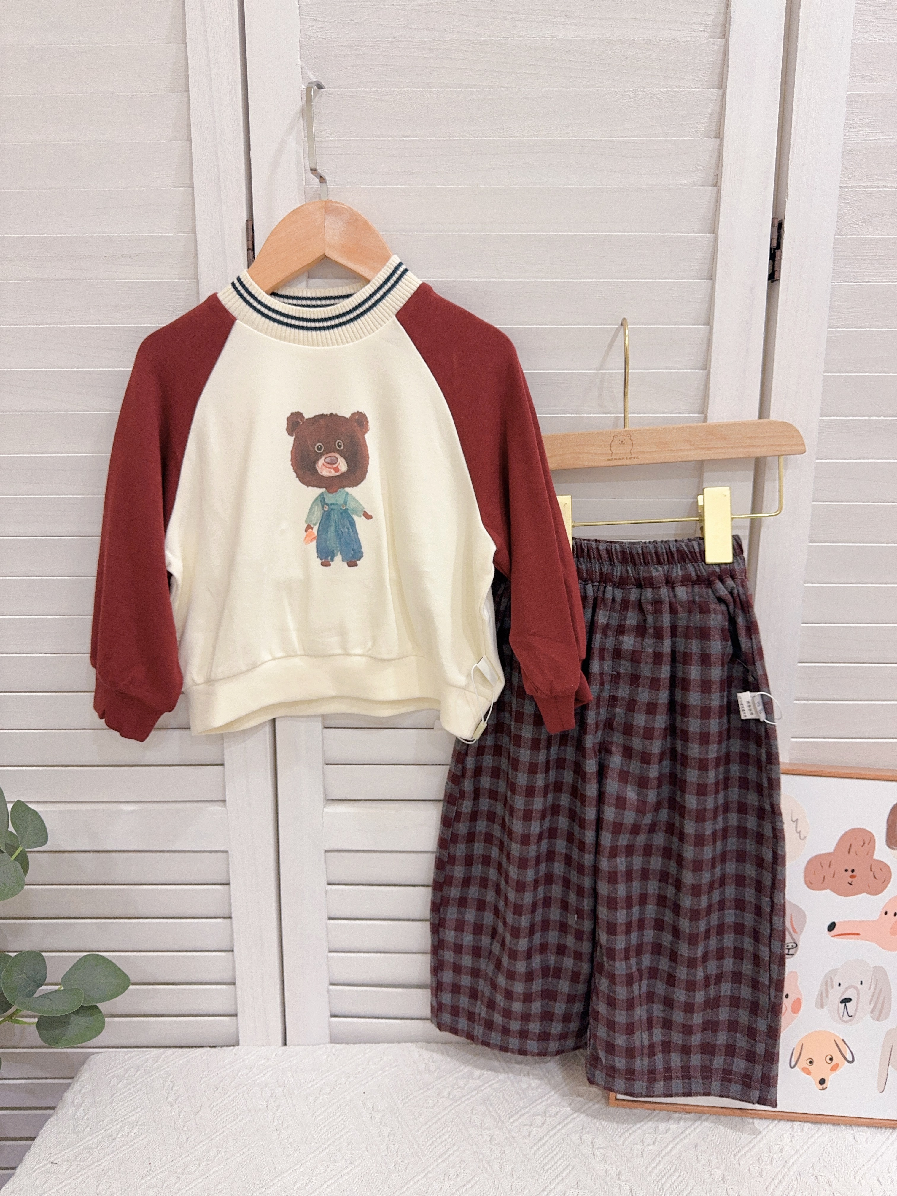YZ35120熊熊上衣＋8085灰紅格子褲c184