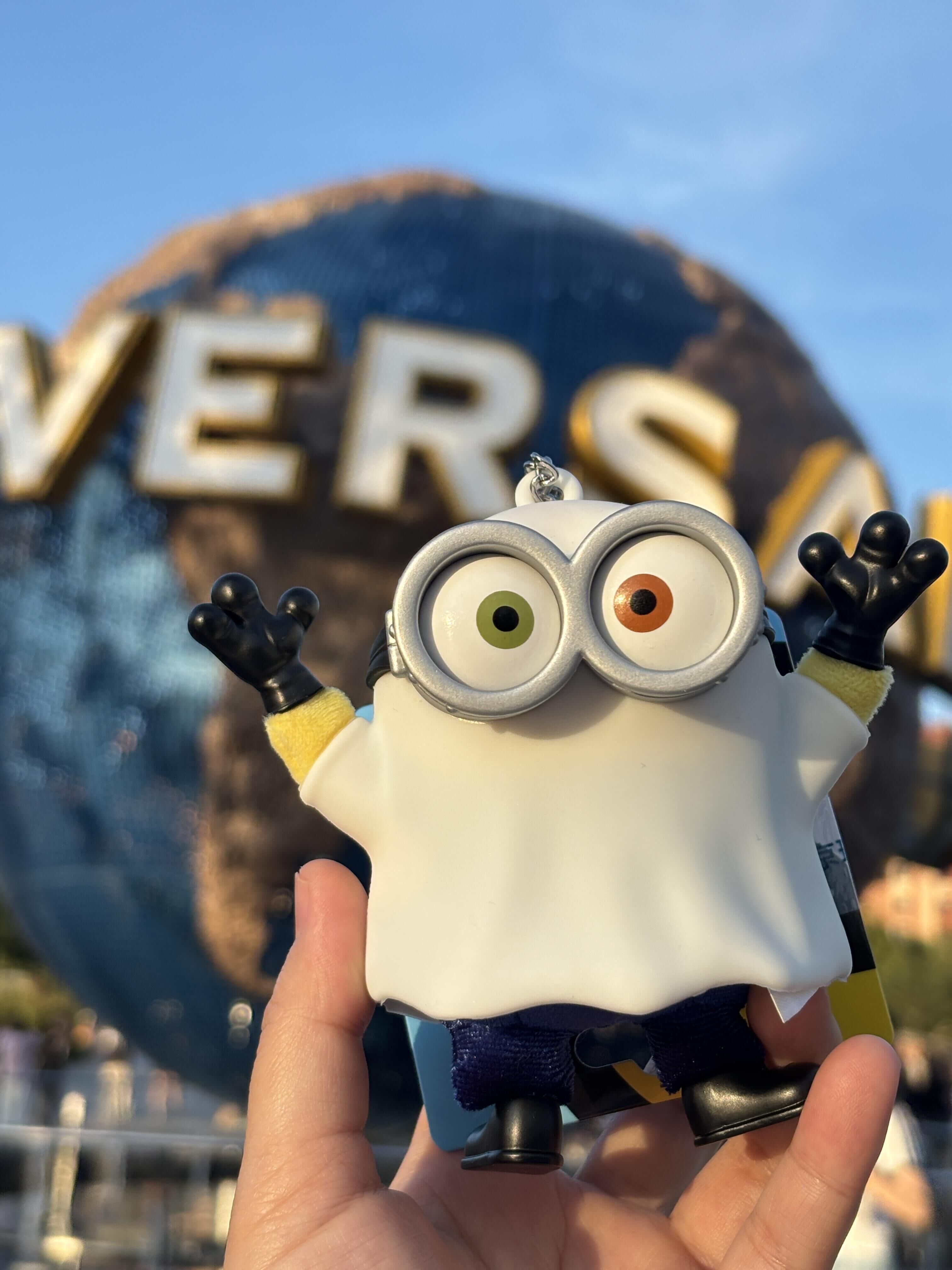 環球影城連線 Minions 小小兵 萬聖節限定 幽靈鮑伯夜光吊飾 公仔 夜光 幽靈 鑰匙圈 毛絨吊飾 (任買兩件711免運)/預購