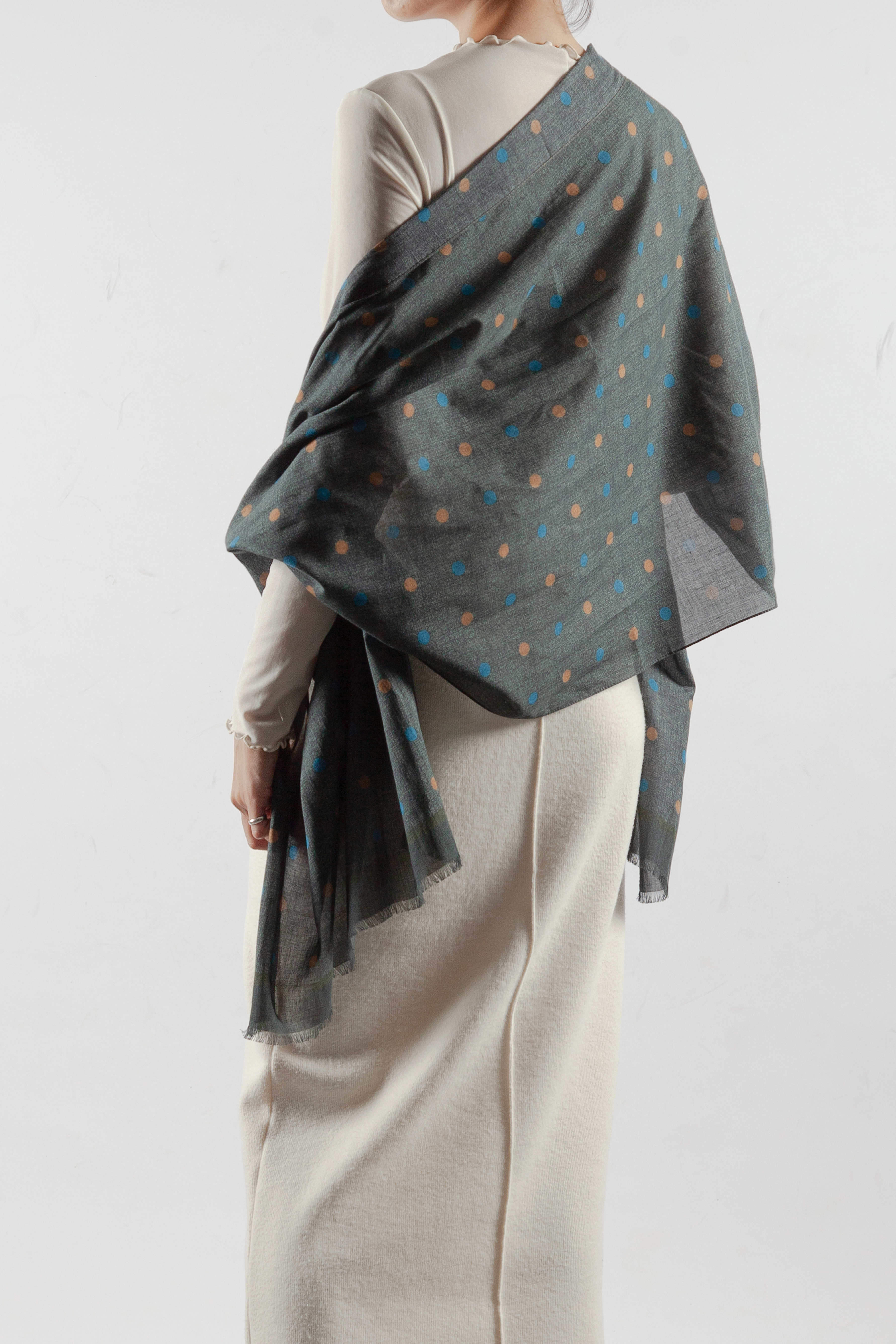 義大利彩色點點絲巾