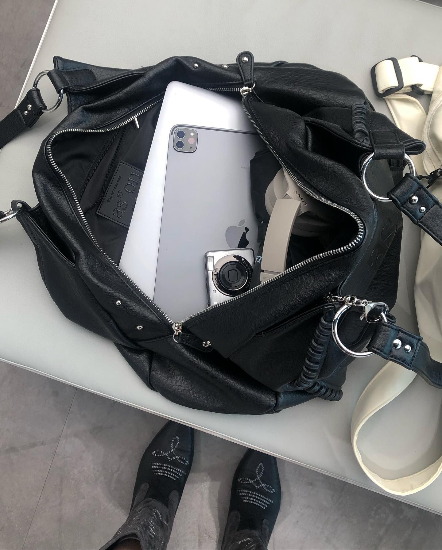 【代購】ASON Bonita 大容量肩背包(3色)