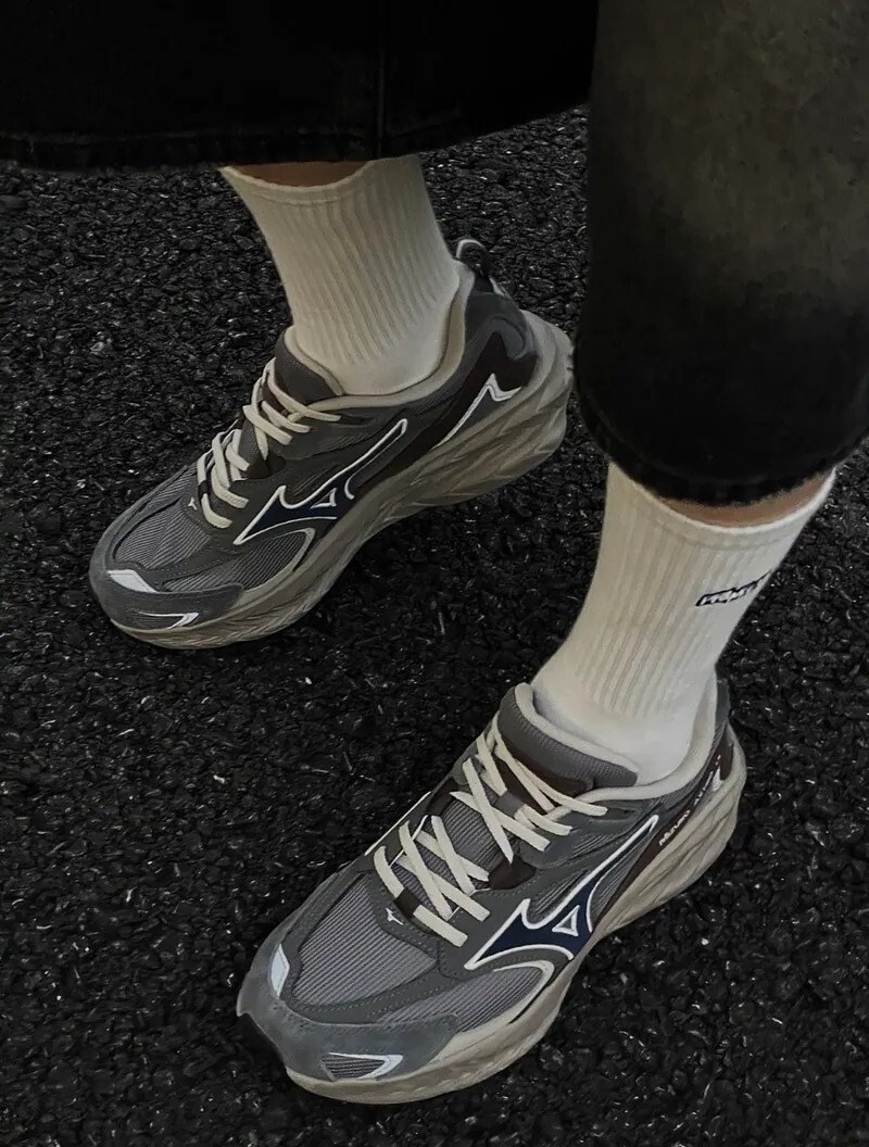 KTQ STORE ‧ MIZUNO  Astro LS 機能 緩震 反光 復古 增高 輪胎底 灰藍 D1GH252104