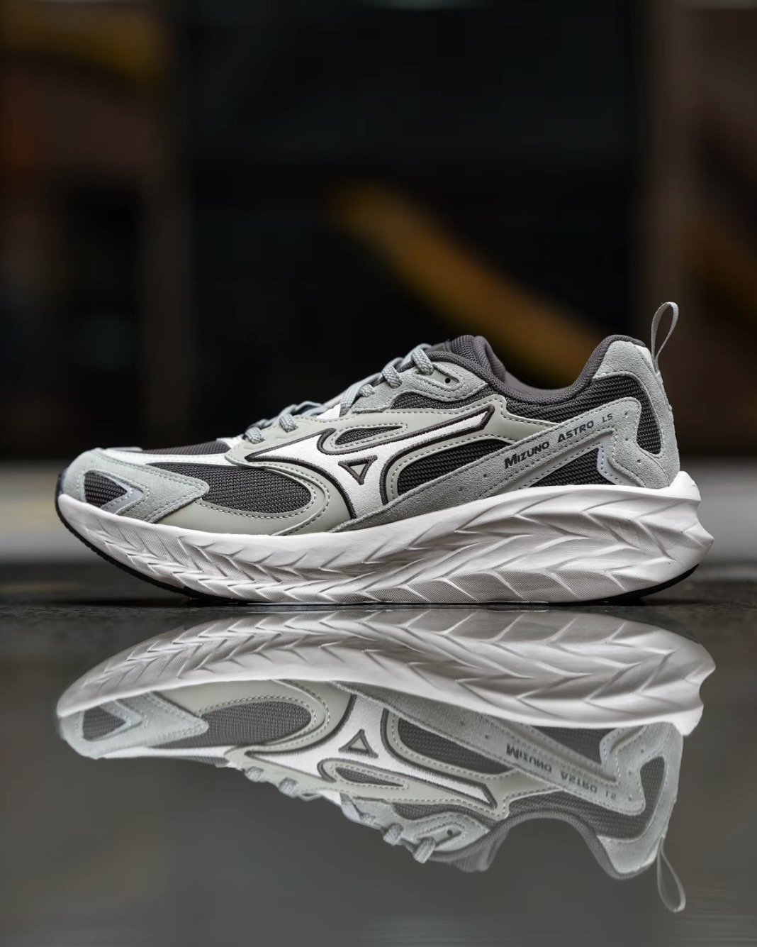 #代購 MIZUNO ASTRO LS 復古 厚底 慢跑鞋 D1GH252103 鼠尾草灰