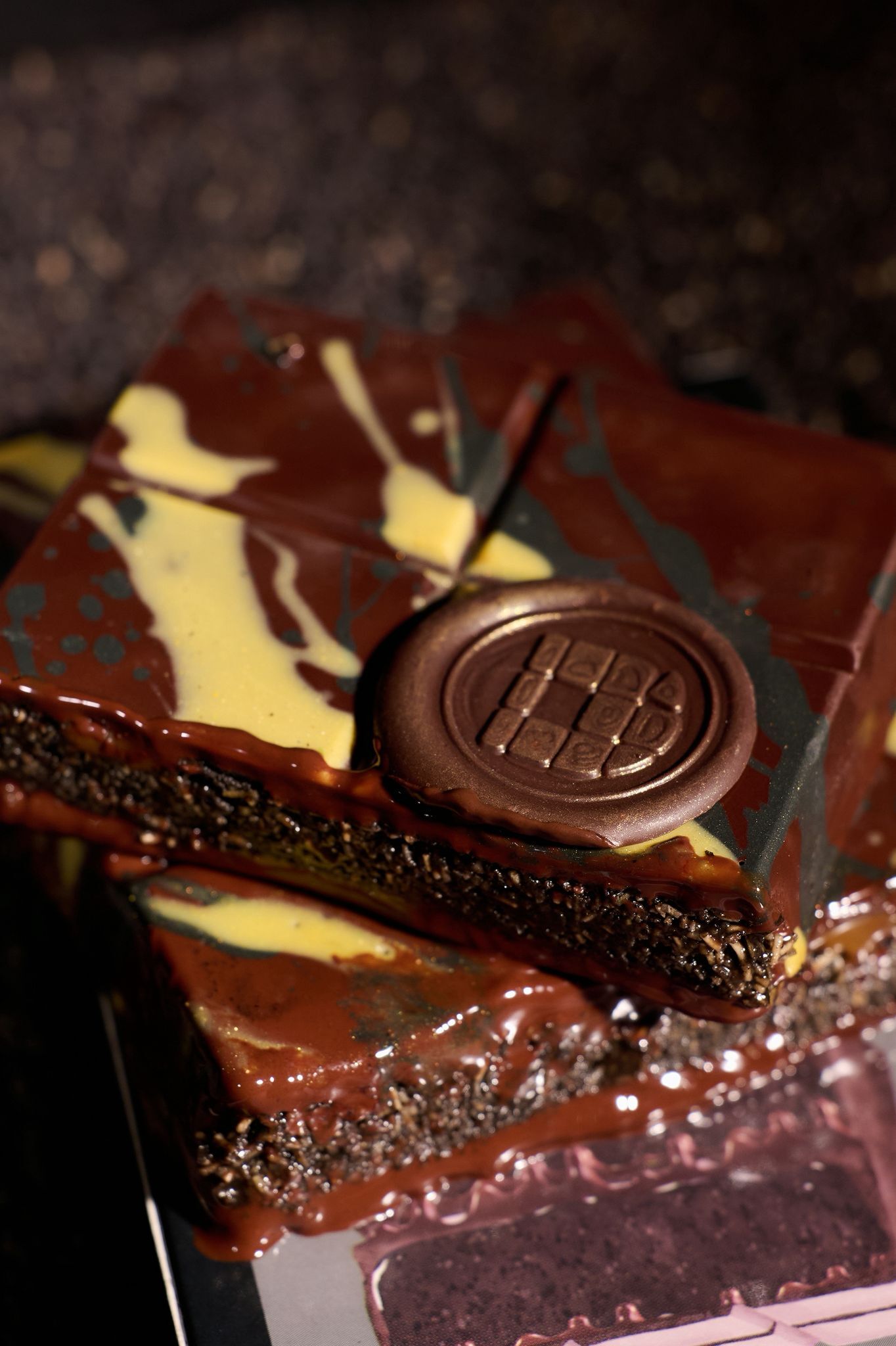 Black Sesame Dark Chocolate Bar (180g)