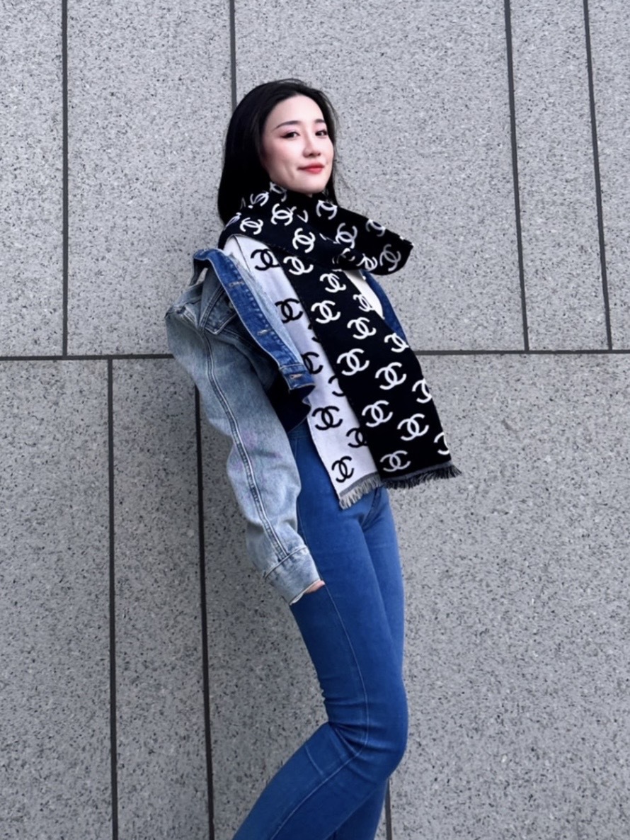 Chanel 經典雙C羊毛圍巾