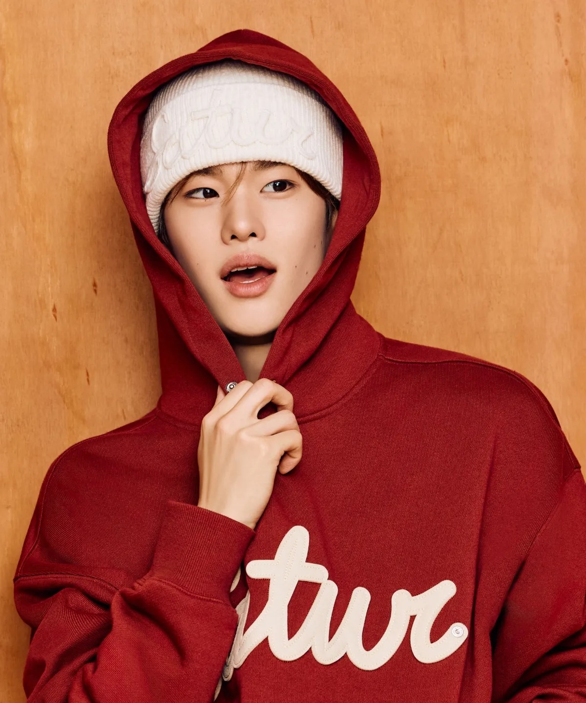 SATUR SATUR FLOWING LOGO BEANIE