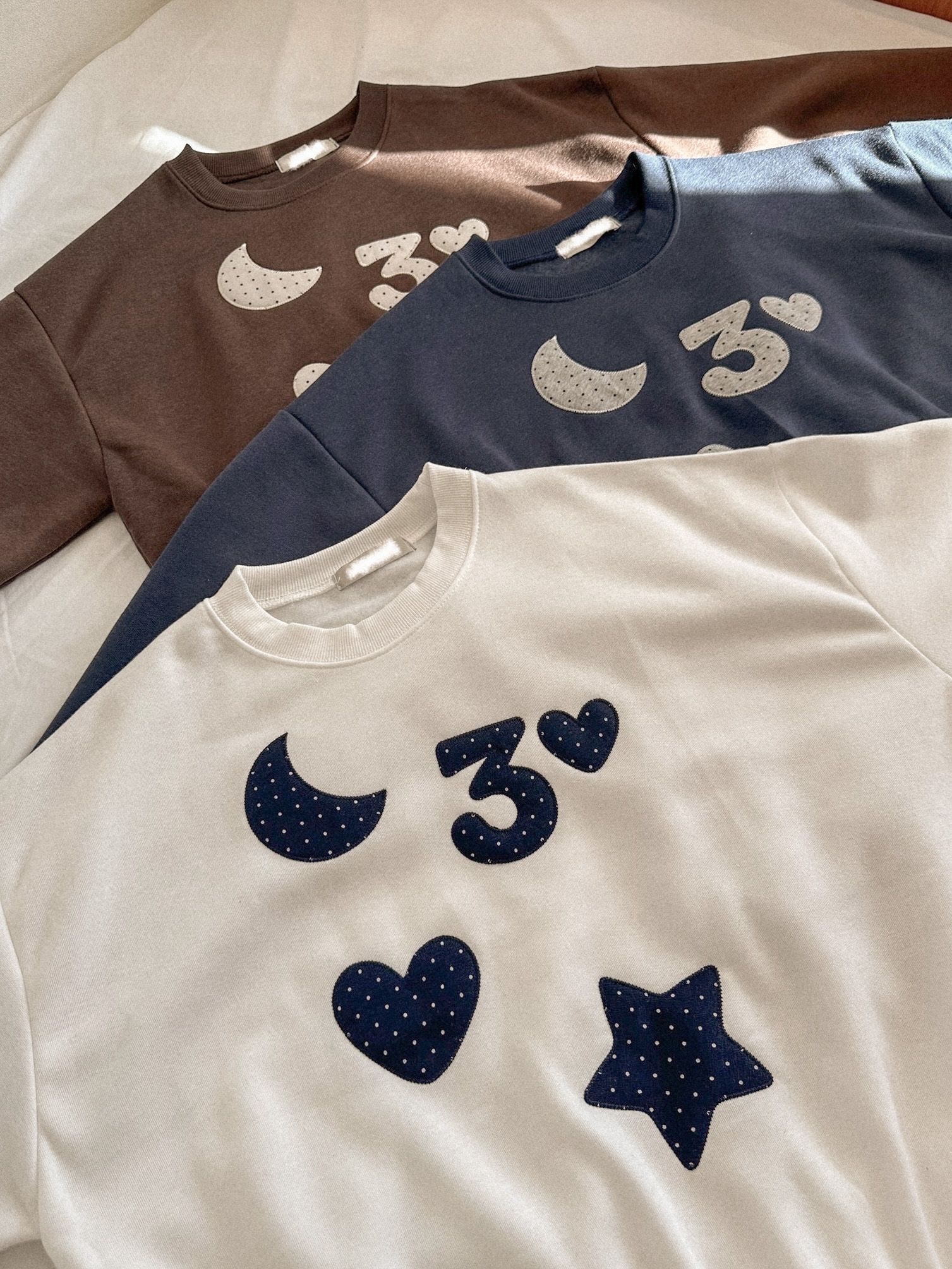 QQ Stickers Sweater〈🇰🇷DAY 2〉