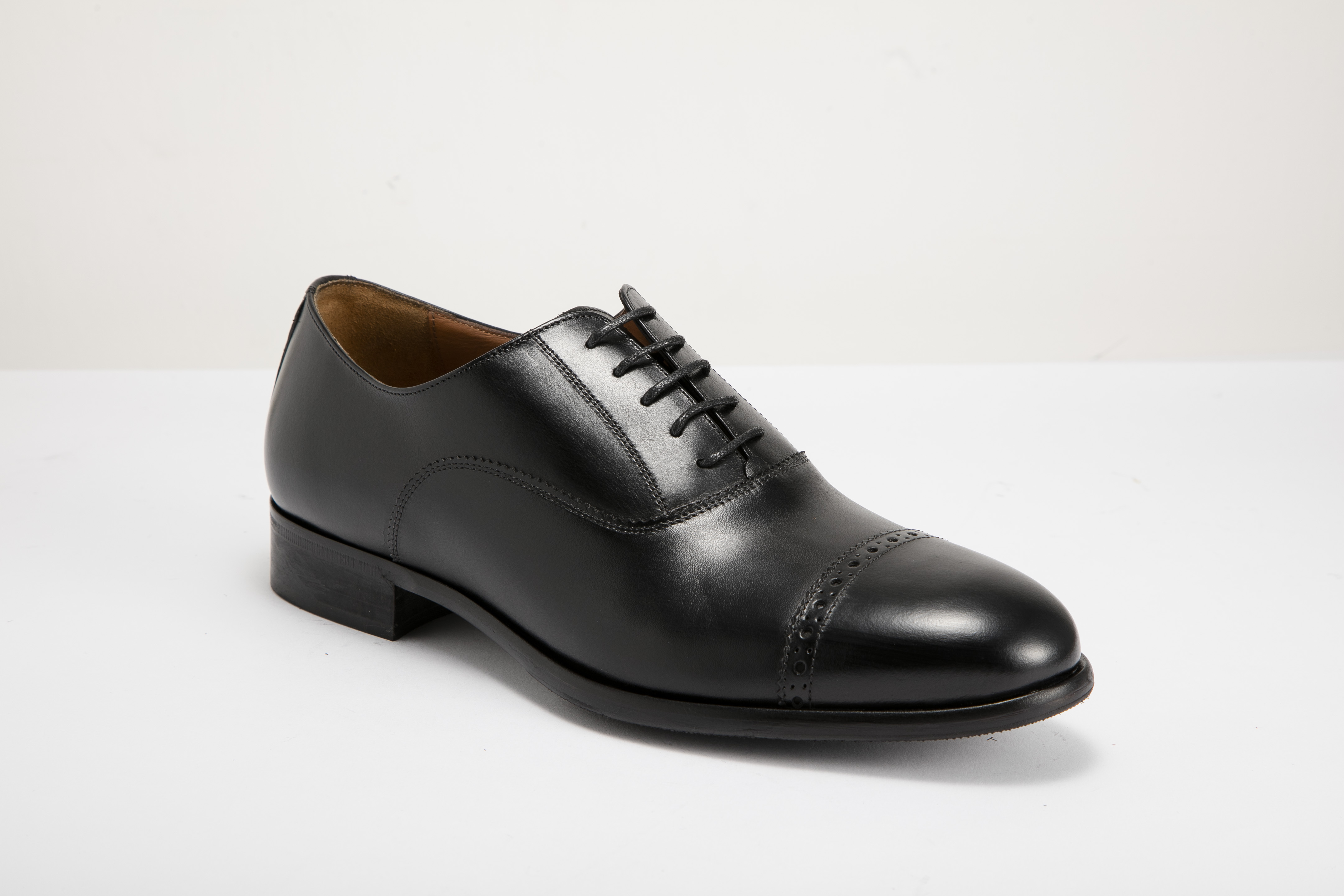 Bettaccini - 男裝雕花橫飾牛津鞋  IPNO-BK