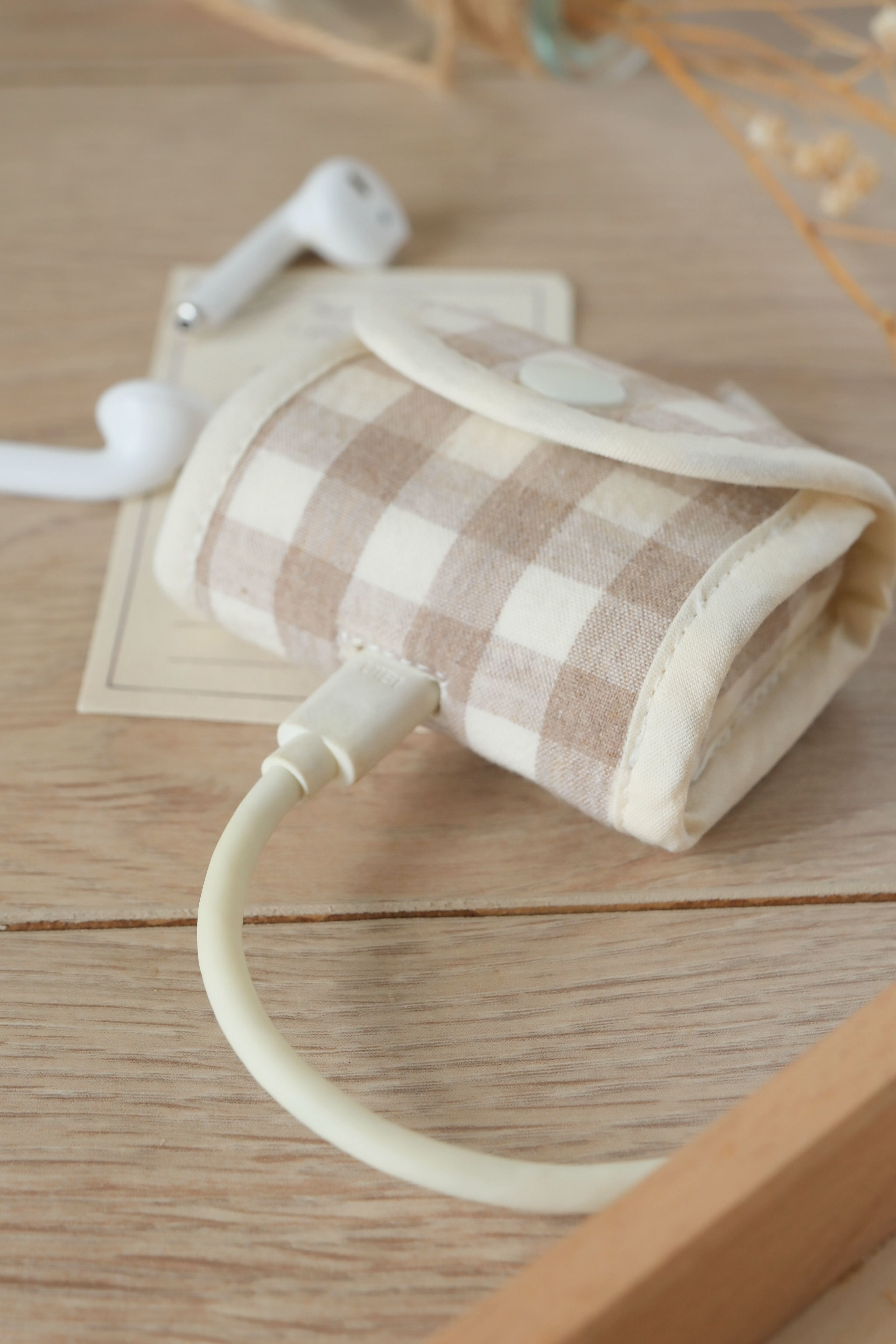 Hi Y.P store-耳機包-棕色小格紋