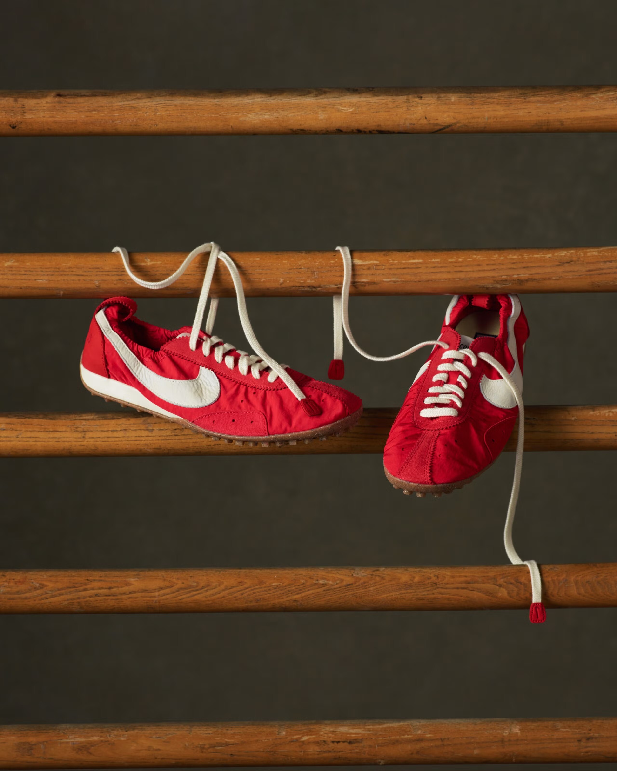 【Focus Store】預購 Jacquemus x Nike Wmns Moon Shoe "University Red and Gum Light Brown" 紅色 HV8547-600