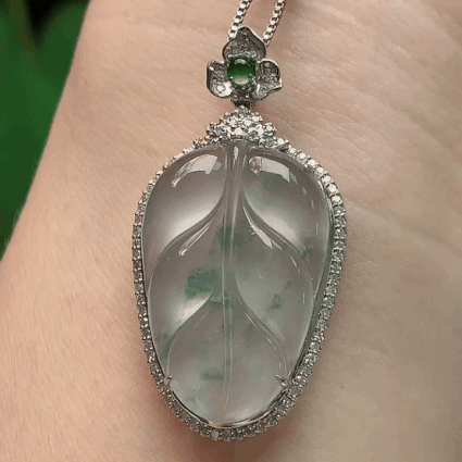 104325 翡翠冰種飄花葉子吊墜