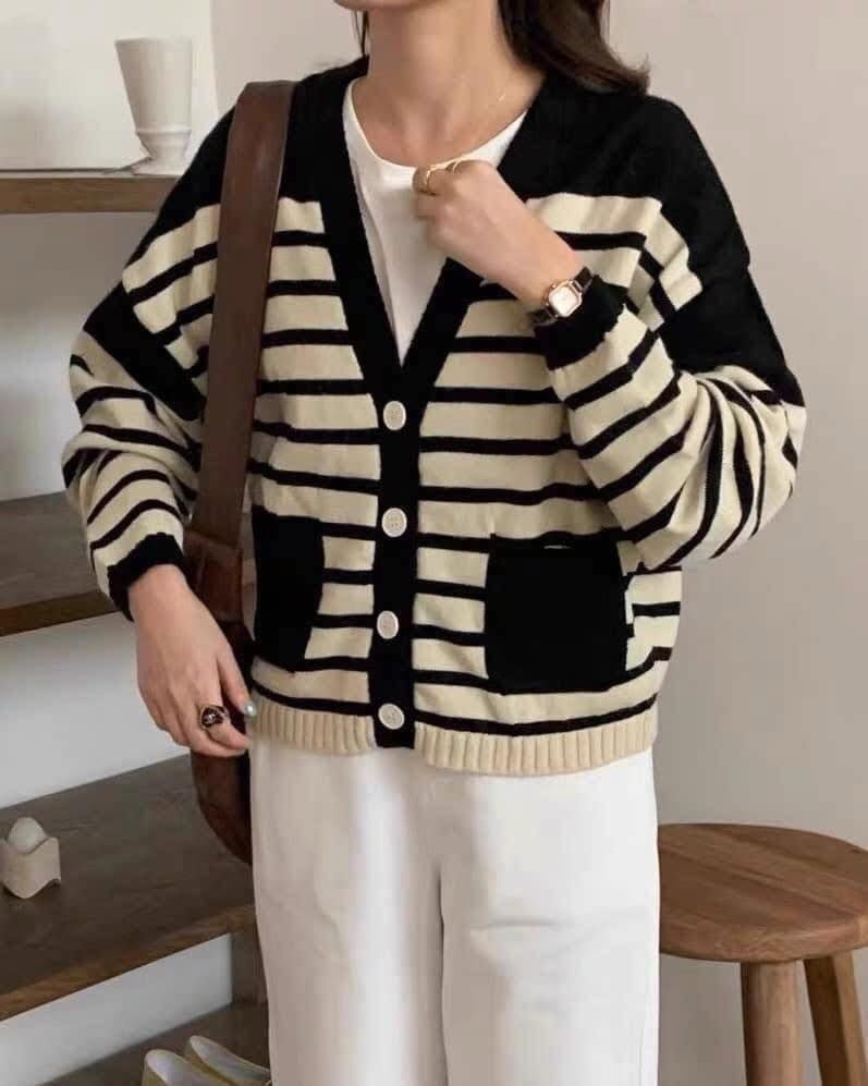 【質感百搭的條紋拼接針織外套】（現貨）