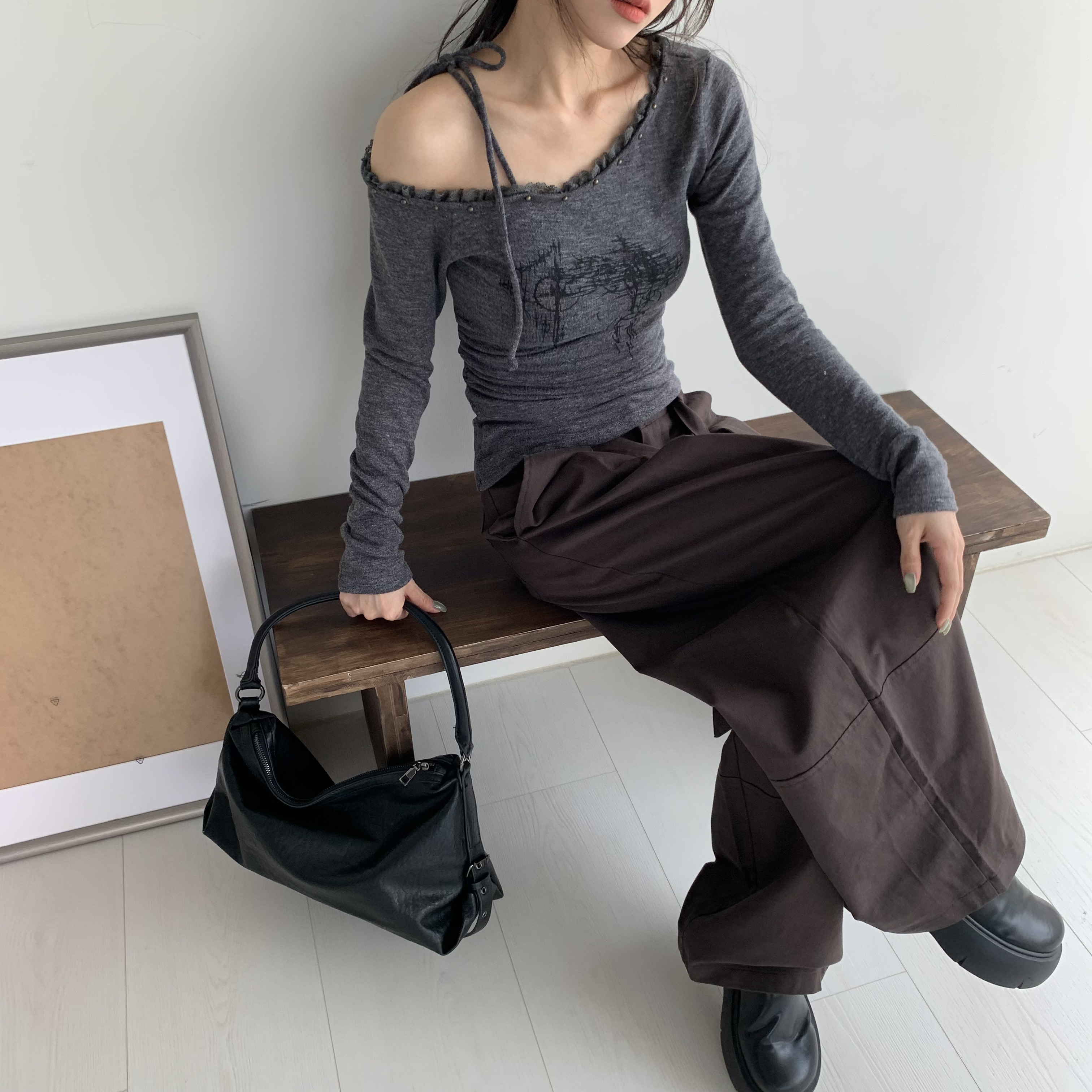 ISA_純慾hybrid 鉚釘蕾絲斜肩側抓皺上衣_59002