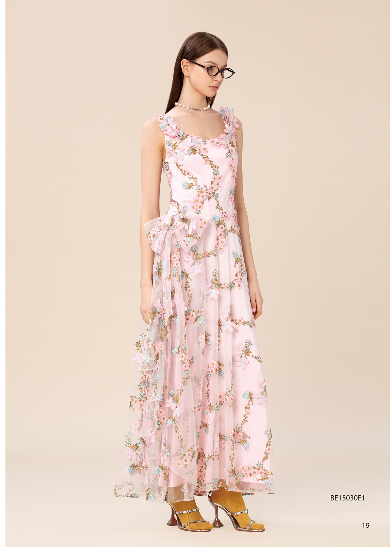 BE15030E1 藝術館之旅玫瑰蝴蝶刺繡荷葉領衫長洋