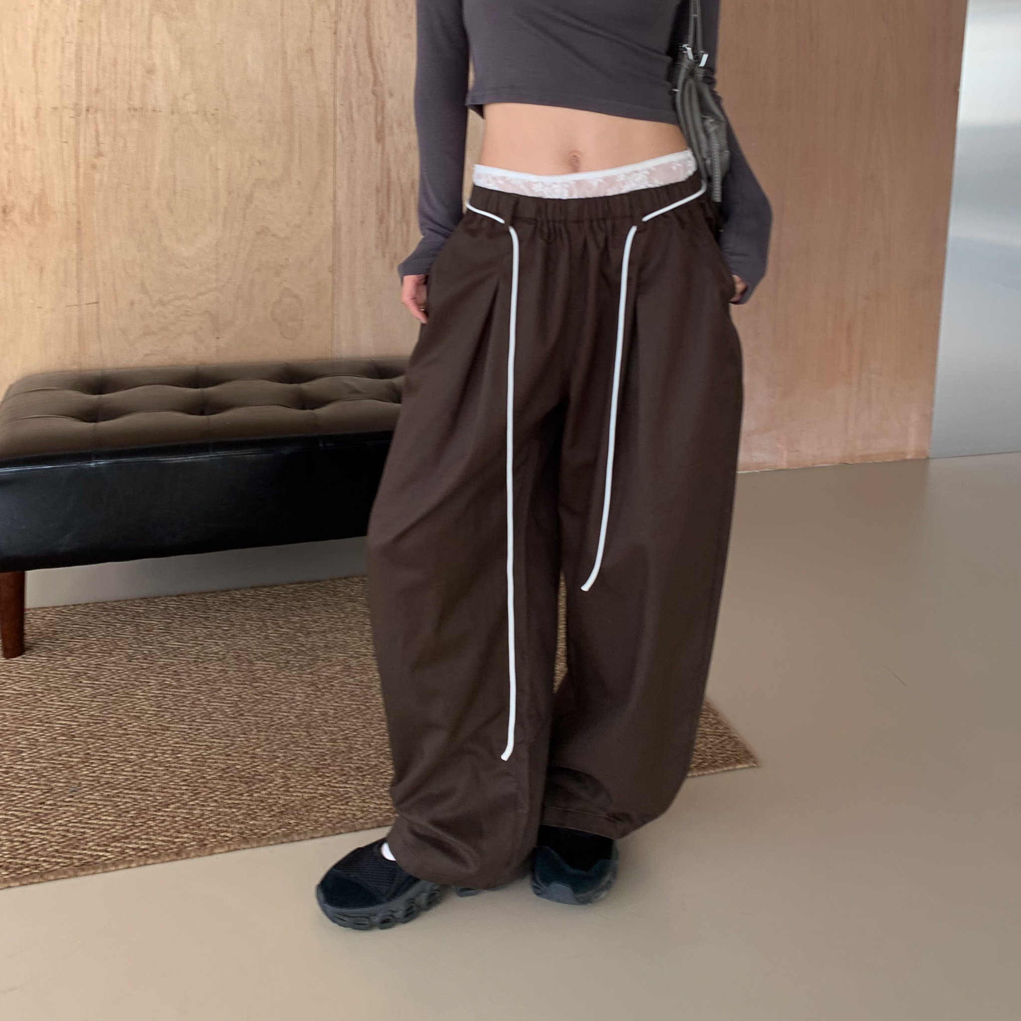 ISA_本期團褲必買! 誰穿誰時髦蕾絲拼接寬褲_51014