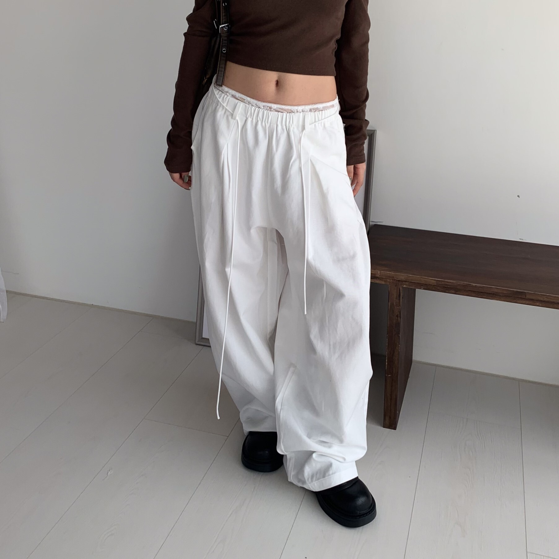 ISA_本期團褲必買! 誰穿誰時髦蕾絲拼接寬褲_51014