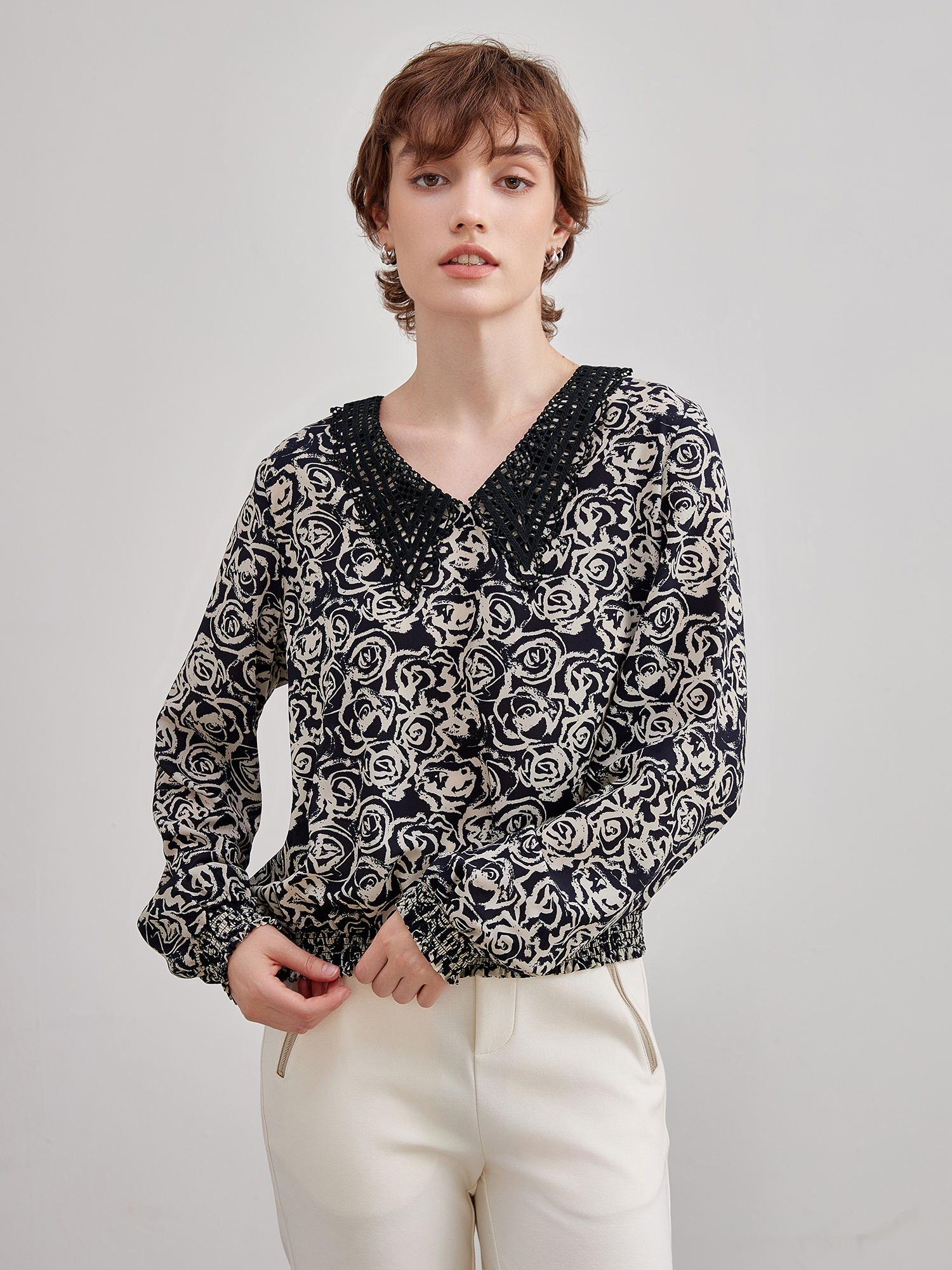 mi-tu 蕾絲印花襯衫