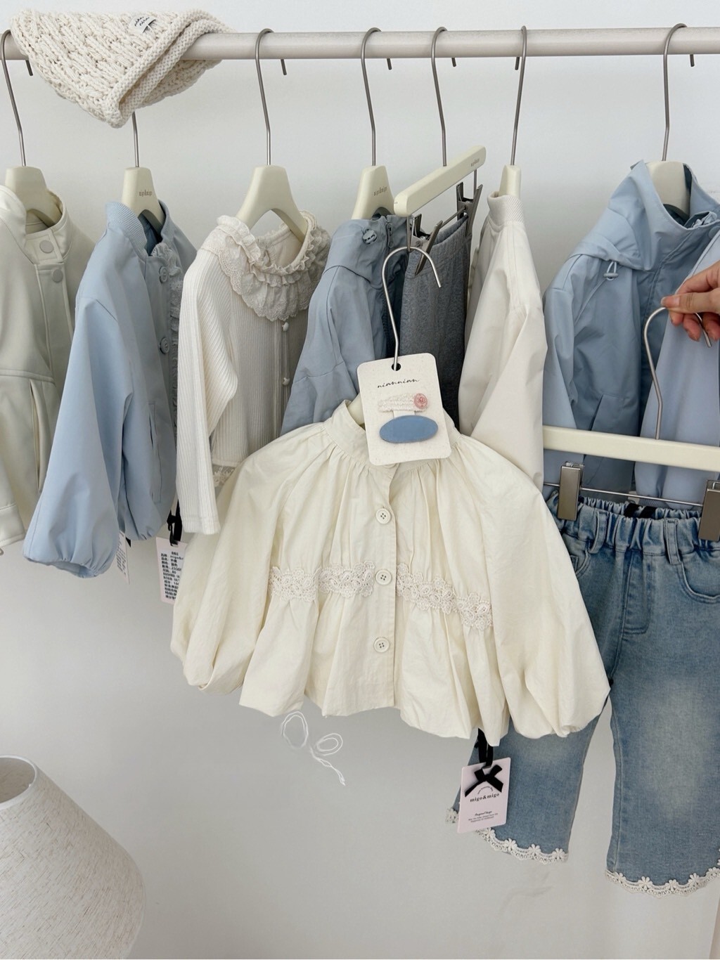 奶油蕾絲澎袖外套