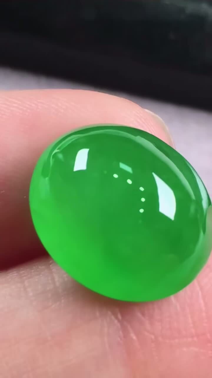 104344 翡翠滿綠蛋面