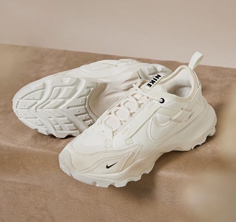 Women's Nike TC 7900