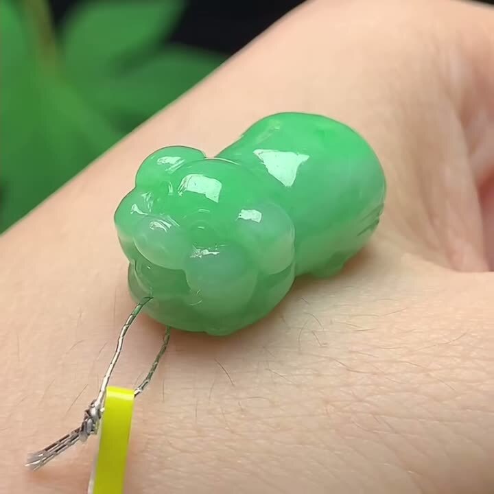 104345 翡翠飄綠豬