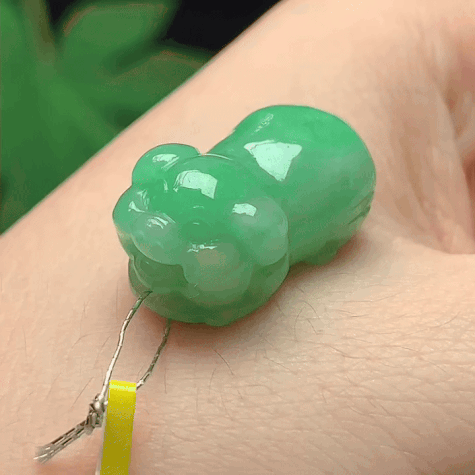 104345 翡翠飄綠豬