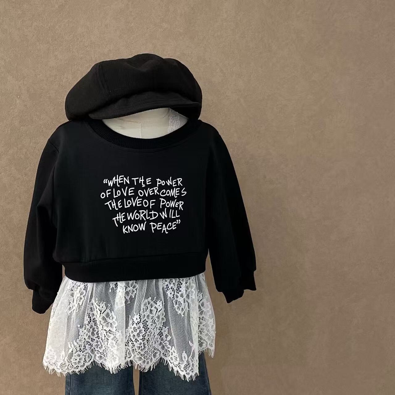 酷甜蕾絲字母衛衣