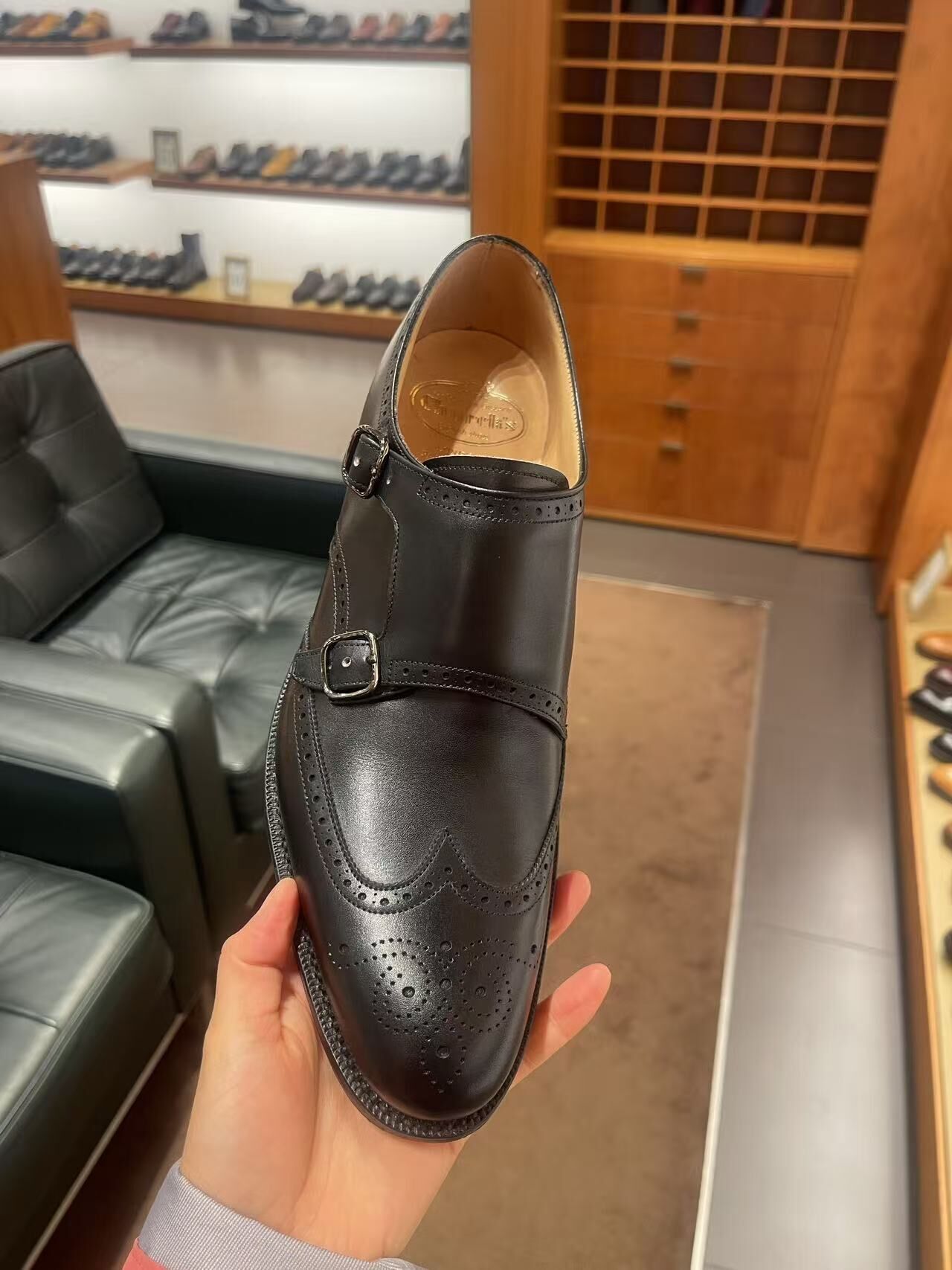 Church men’s leather loafers black B013