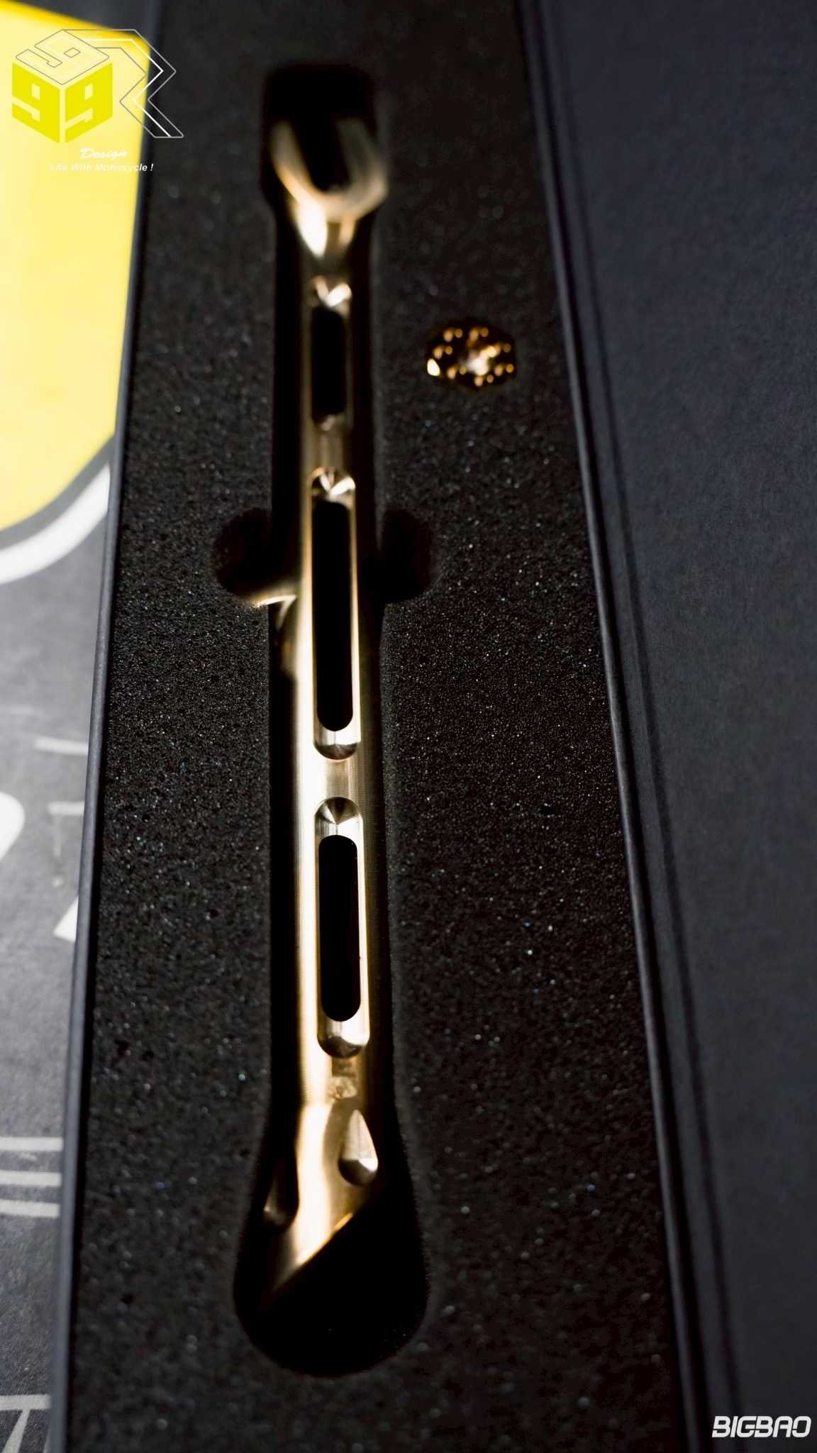 POSH  鈦合金側柱