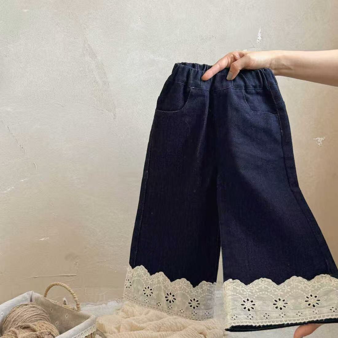 蕾絲花邊牛仔寬褲