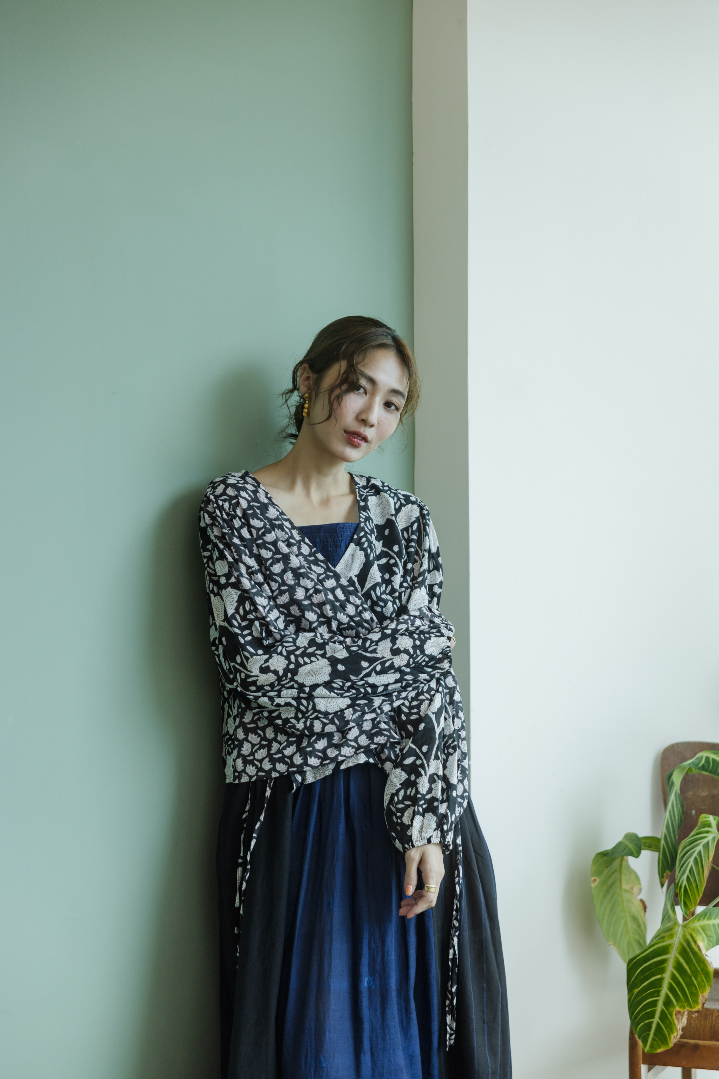 慵懶拼接長袖綁帶外套＿黑拼