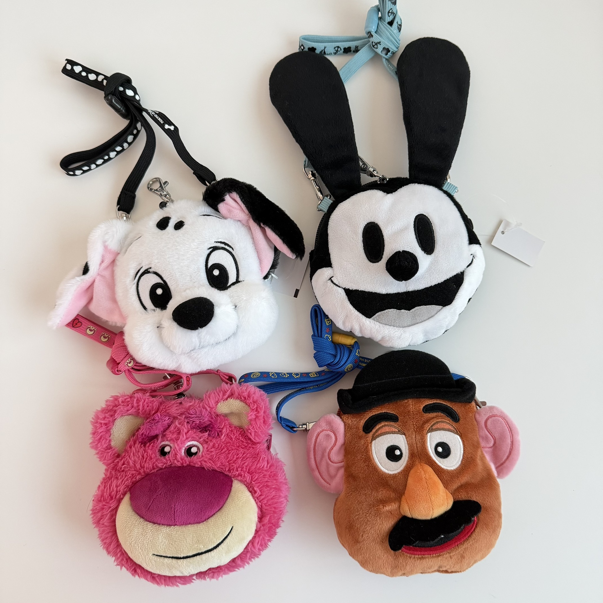 現貨┃Disney 迪士尼 熊抱哥 奧斯華 101忠狗 蛋頭先生 大頭 絨毛 車票夾 卡包 小包