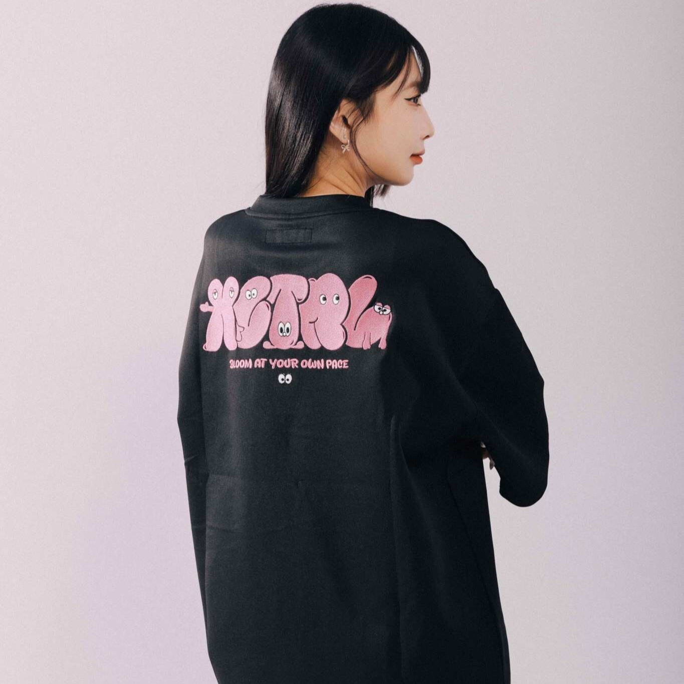 XCTRL 隨心綻放寬版短T-黑