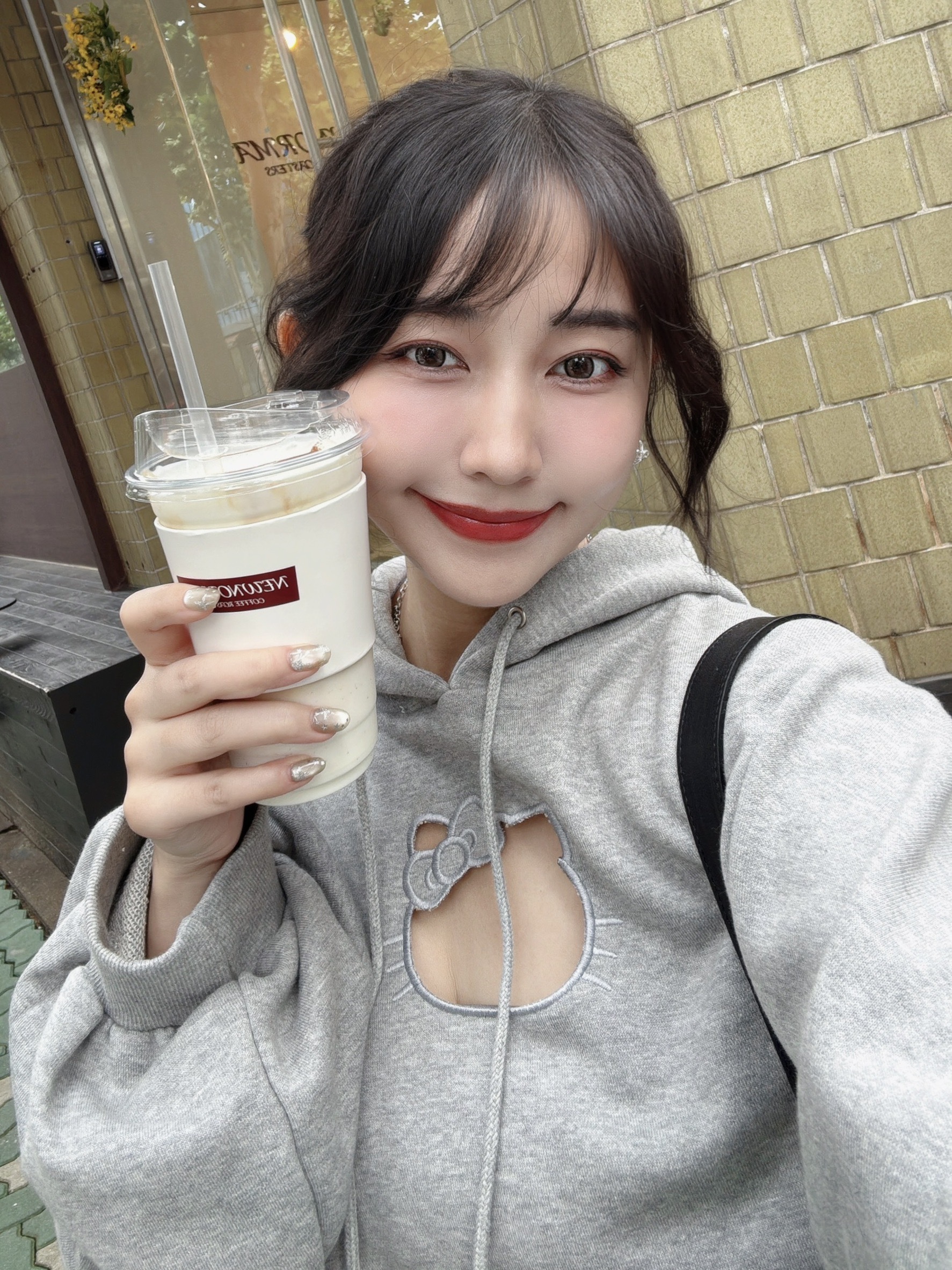 OCt5103 自留推薦!超可愛 鏤空kitty 短版大學帽踢Tee