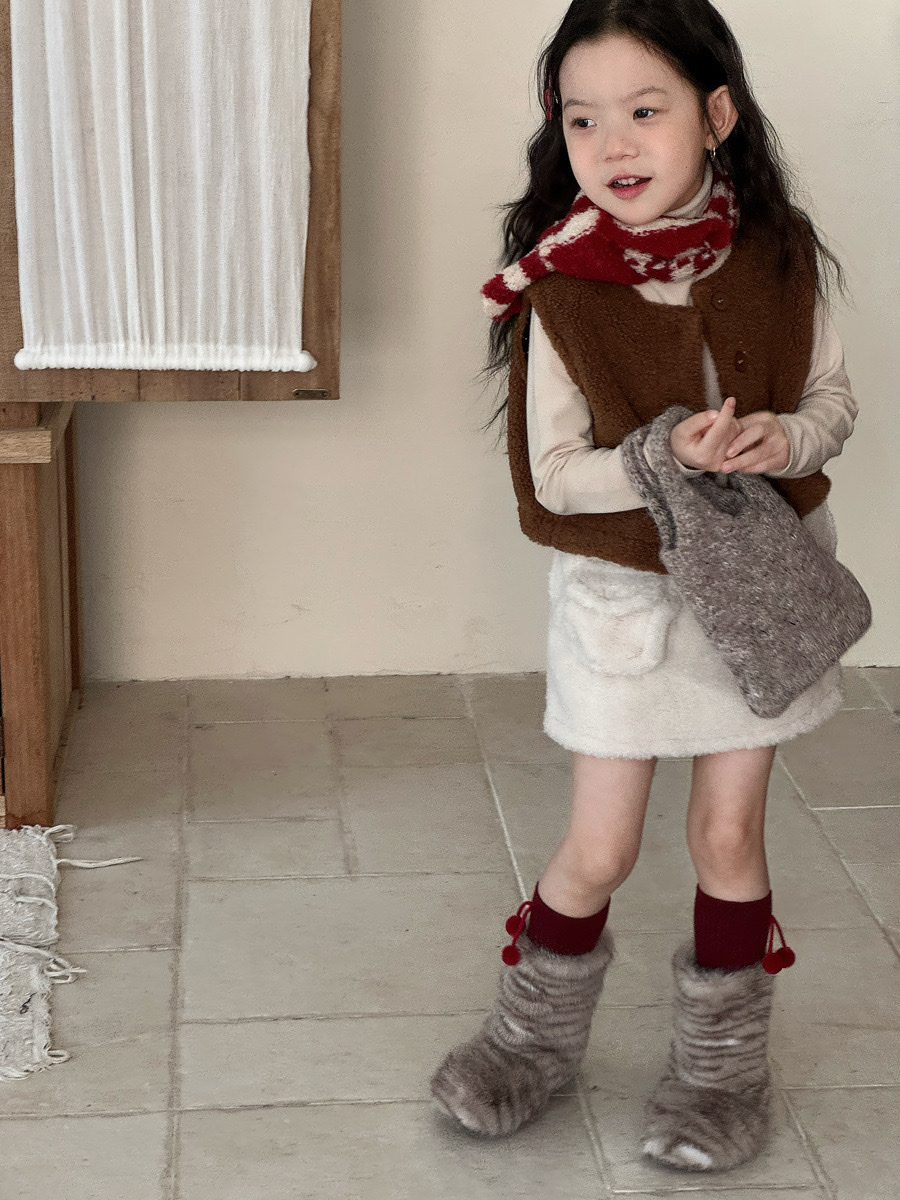 森系短款羊羔絨背心