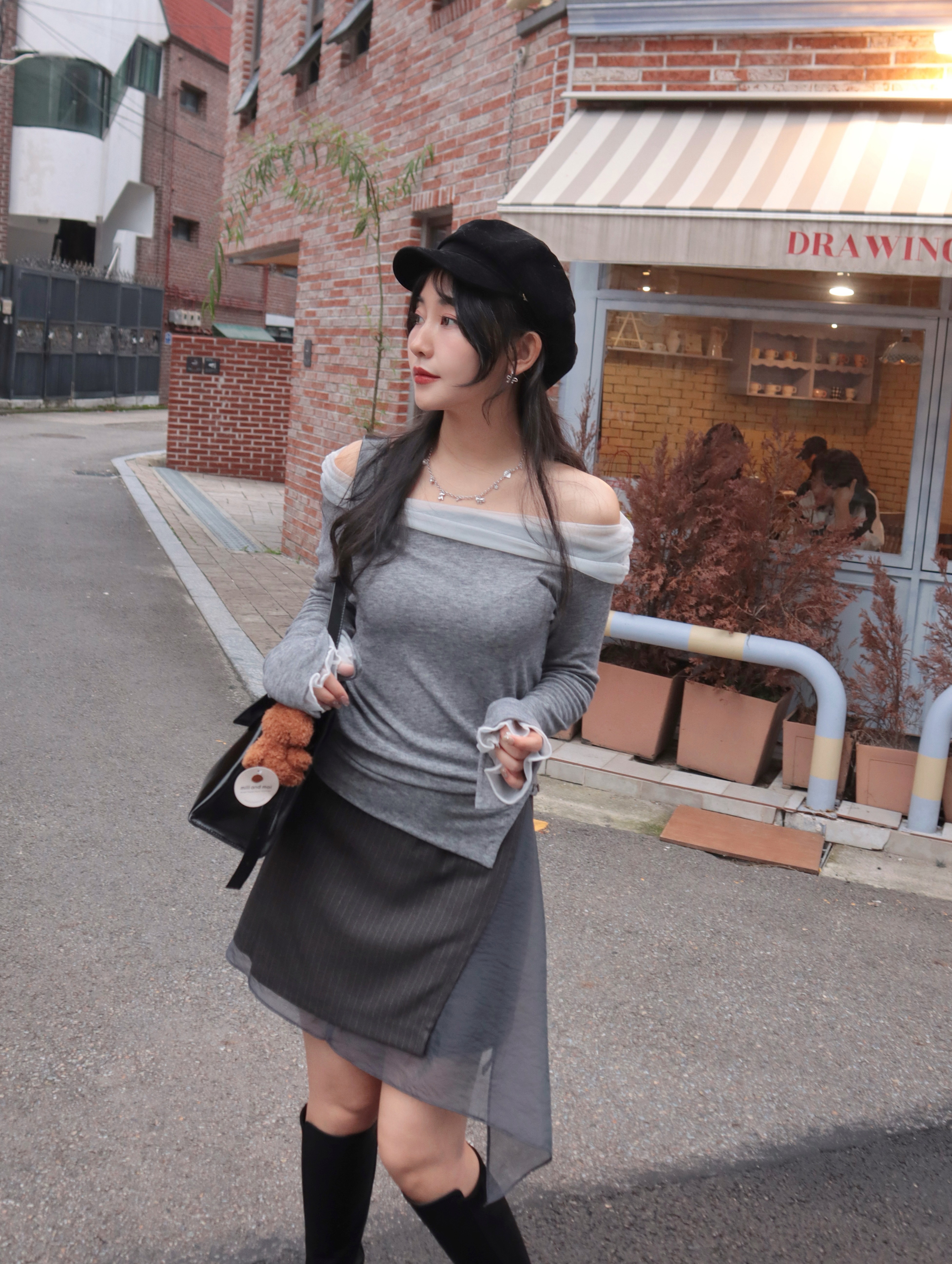 Oct5106 本期推薦 絕美法式一字領拼紗軟針織上衣