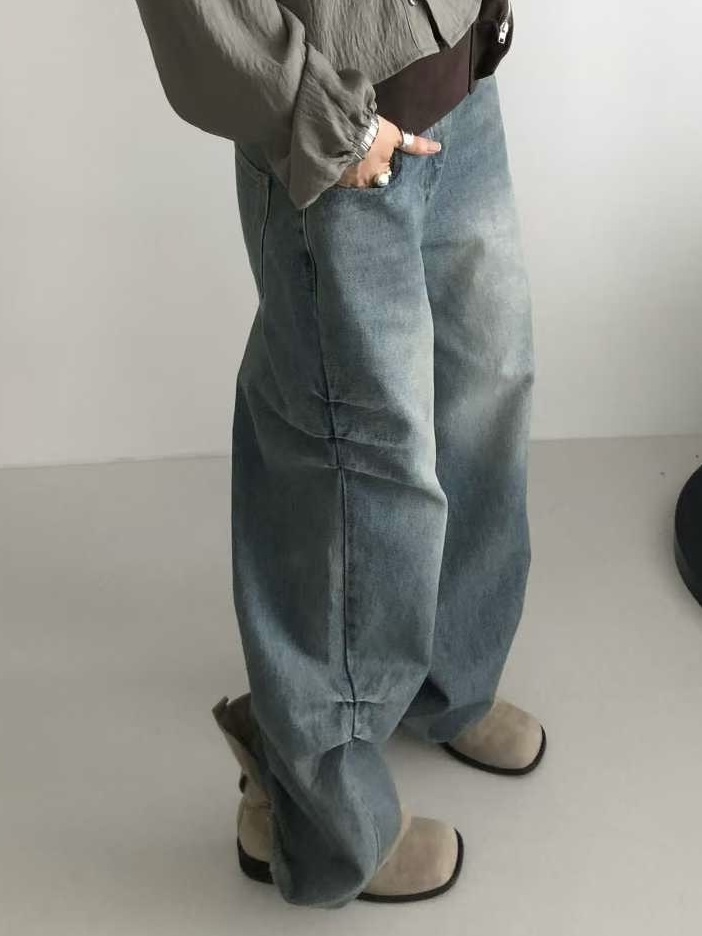 Oct5112 隨性又時髦 寬鬆但顯瘦抓皺直筒牛仔寬褲