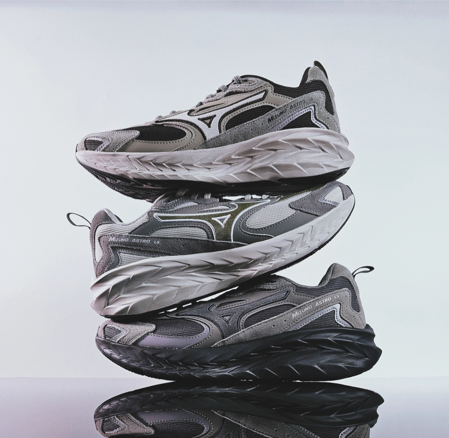 代購-<爆走神鞋>Mizuno ASTRO LS 美津濃 反光 機能 復古 厚底 增高 男女同款 共四色