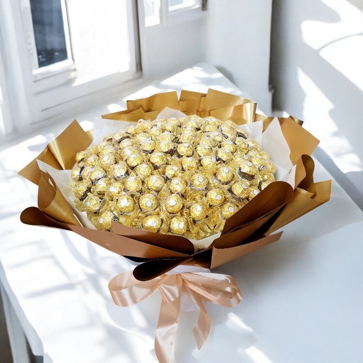 100支金色金莎花束,可抽取花束,分享花束,100 gold Ferrero Rochers bouquets