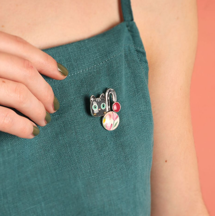 Taratata Moustache Brooch - T24-03203-10M