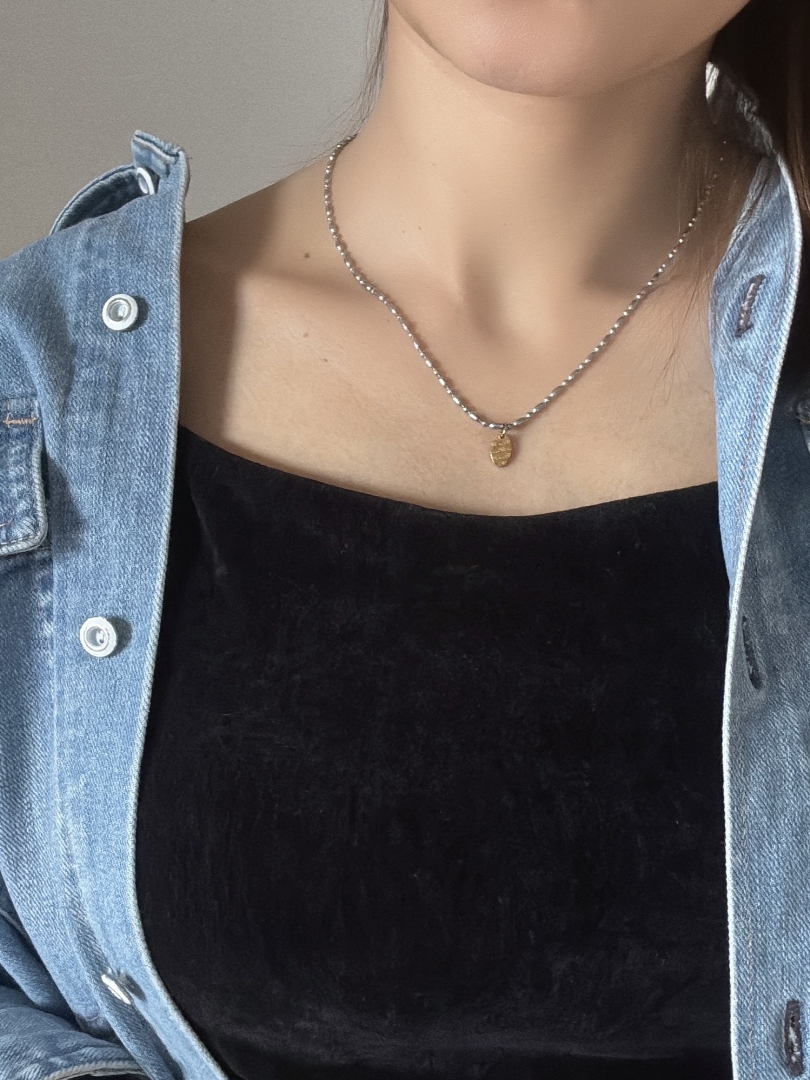 gold oval charm necklace